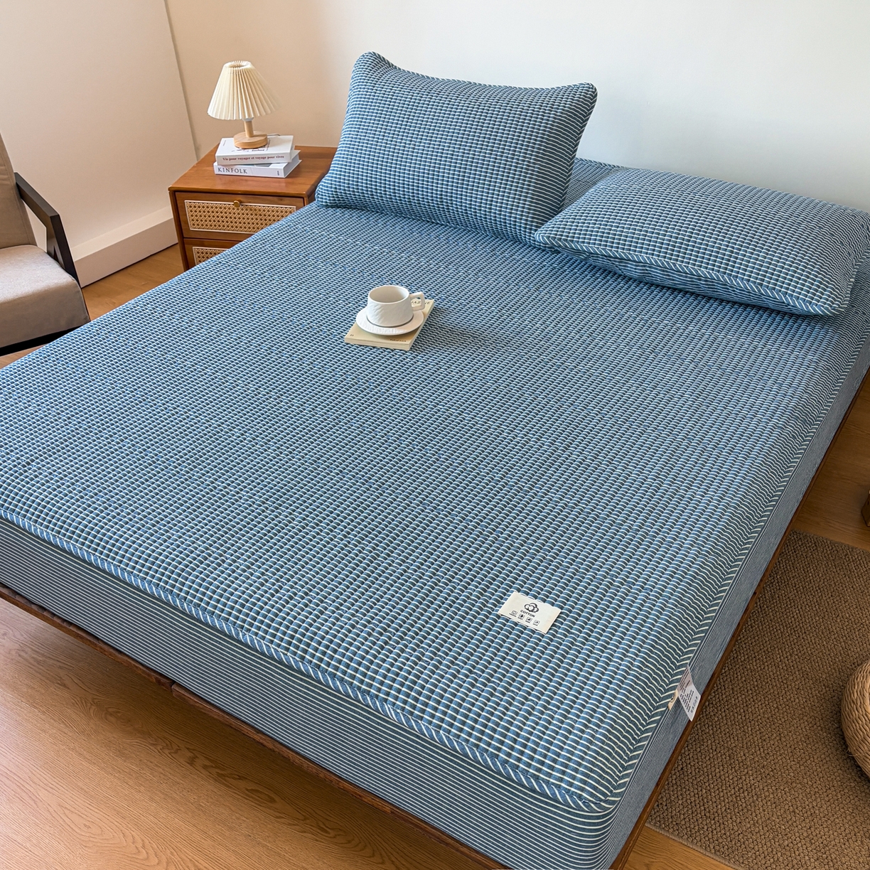 91家纺网 家纺一手货源 找家纺 居眠 2026新款全棉色织水洗棉格子夹棉棉花床笠 夹棉款-蓝细条
