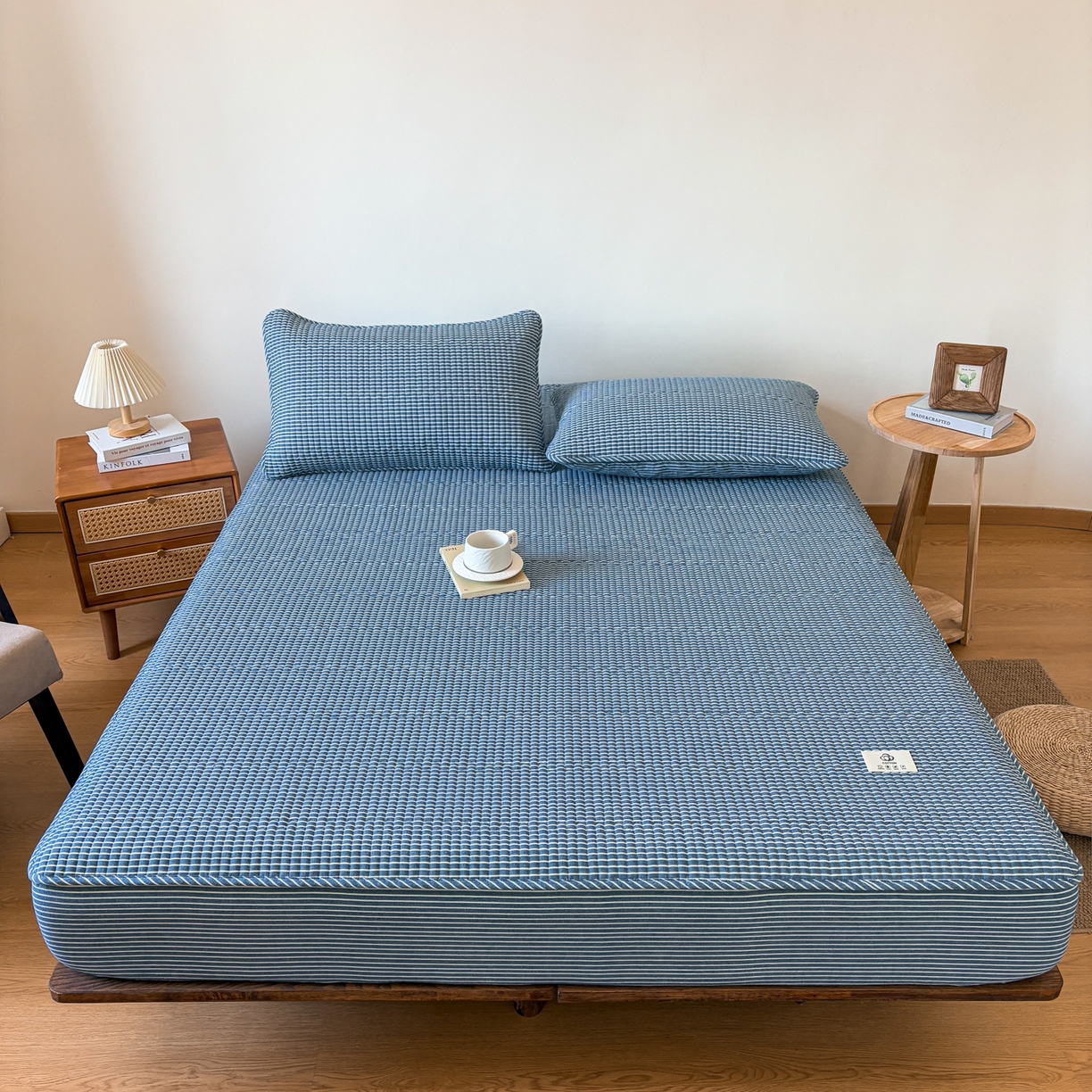 91家纺网 家纺一手货源 找家纺 居眠 2026新款全棉色织水洗棉格子夹棉棉花床笠 夹棉款-蓝细条