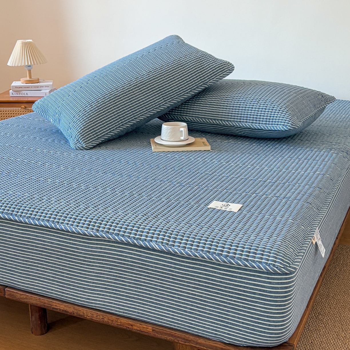 91家纺网 家纺一手货源 找家纺 居眠 2026新款全棉色织水洗棉格子夹棉棉花床笠 夹棉款-蓝细条