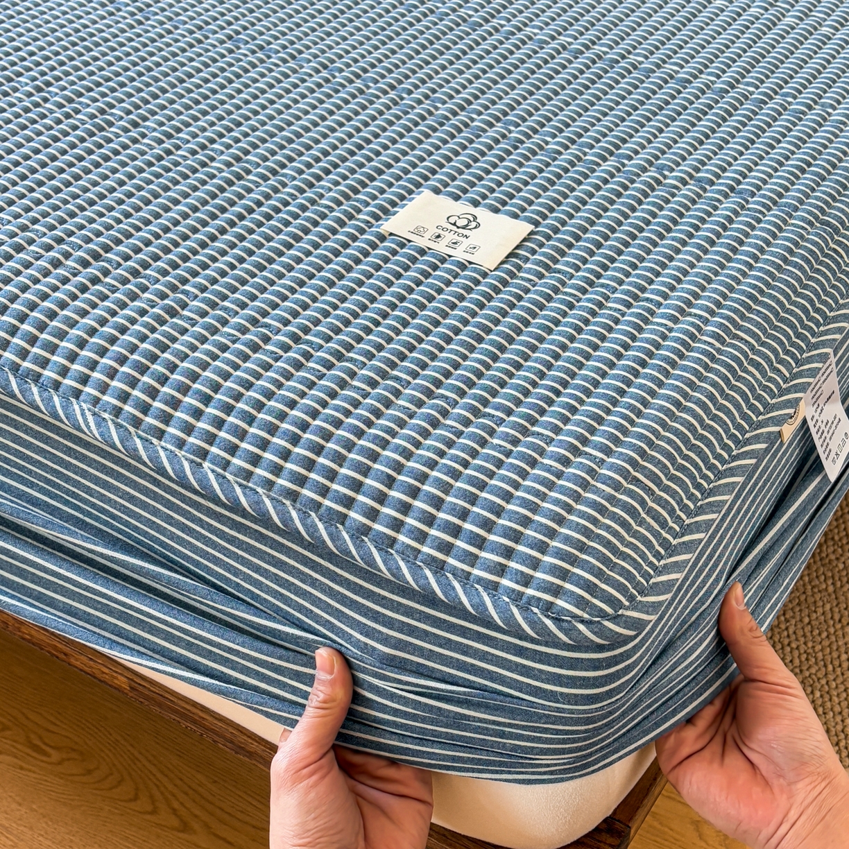 91家纺网 家纺一手货源 找家纺 居眠 2026新款全棉色织水洗棉格子夹棉棉花床笠 夹棉款-蓝细条