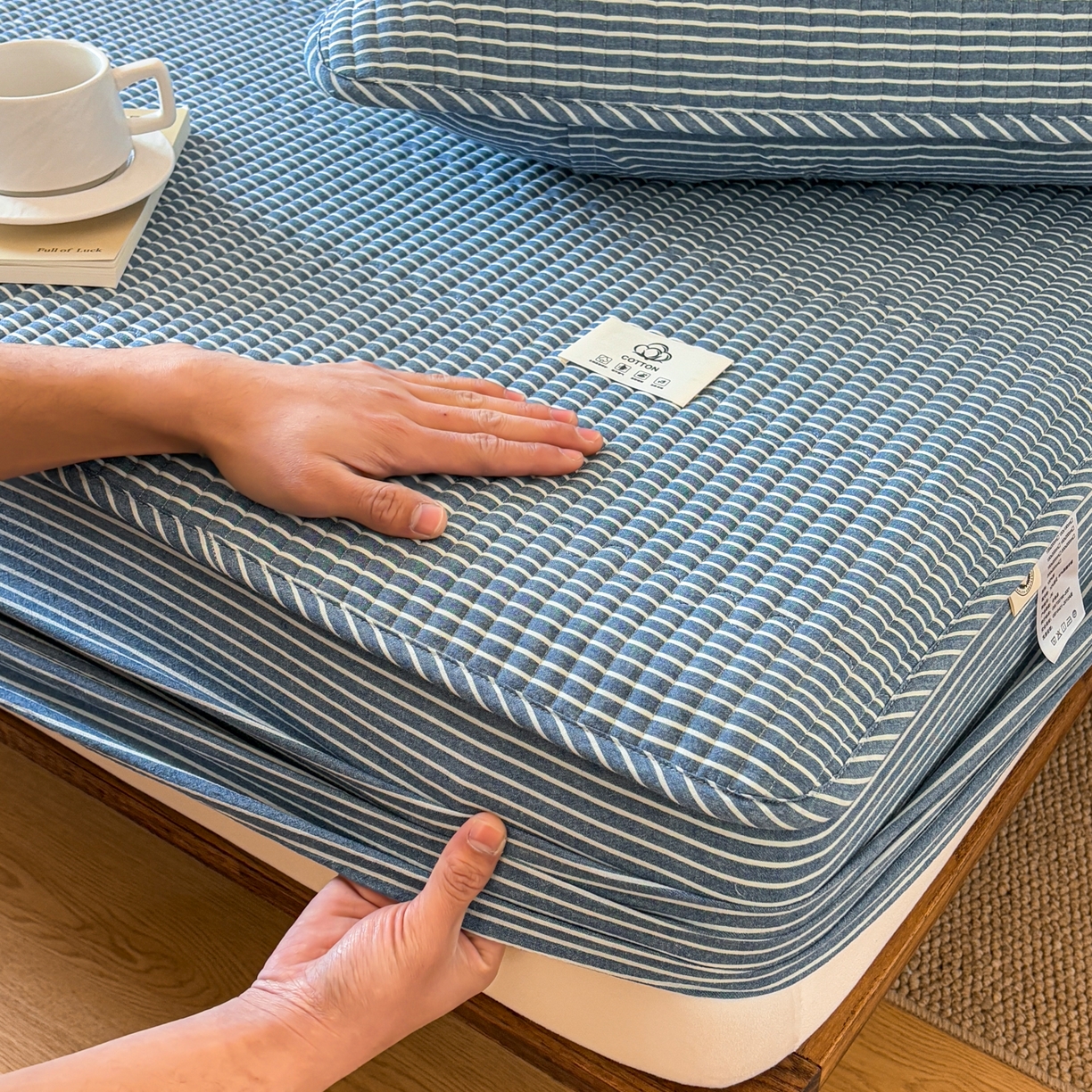 91家纺网 家纺一手货源 找家纺 居眠 2026新款全棉色织水洗棉格子夹棉棉花床笠 夹棉款-蓝细条