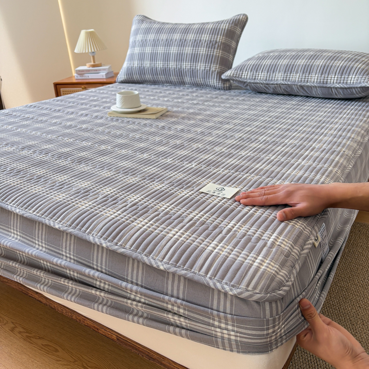 91家纺网 家纺一手货源 找家纺 居眠 2026新款全棉色织水洗棉格子夹棉棉花床笠 夹棉款-马丁灰