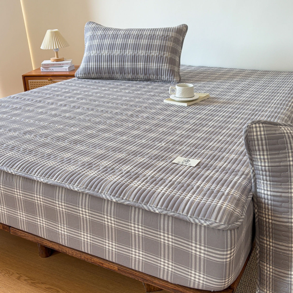 91家纺网 家纺一手货源 找家纺 居眠 2026新款全棉色织水洗棉格子夹棉棉花床笠 夹棉款-马丁灰