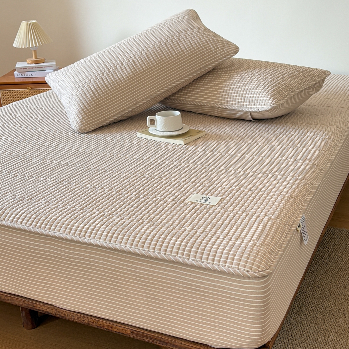 91家纺网 家纺一手货源 找家纺 居眠 2026新款全棉色织水洗棉格子夹棉棉花床笠 夹棉款-米细条