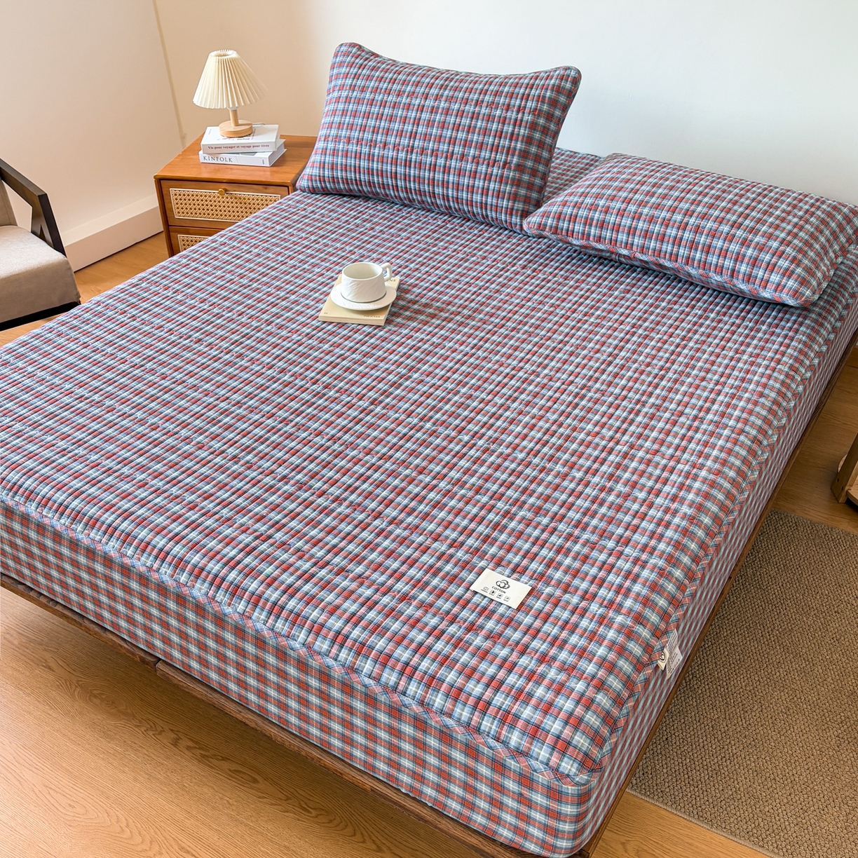 91家纺网 家纺一手货源 找家纺 居眠 2026新款全棉色织水洗棉格子夹棉棉花床笠 夹棉款-瑞土兰