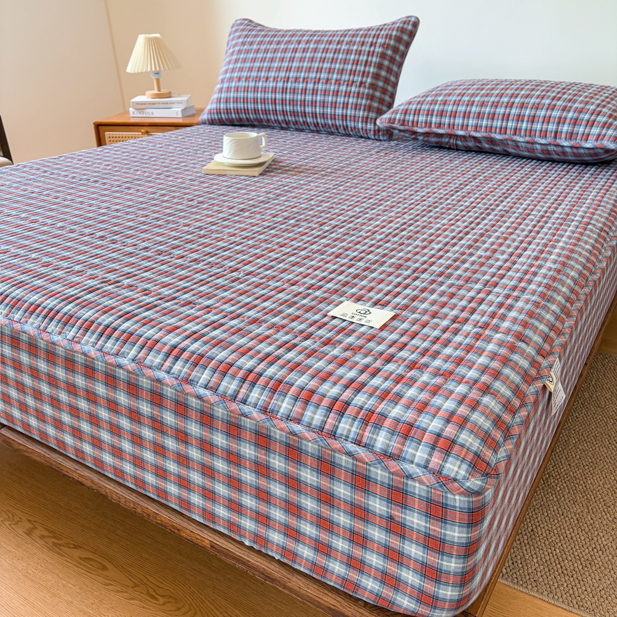 91家纺网 家纺一手货源 找家纺 居眠 2026新款全棉色织水洗棉格子夹棉棉花床笠 夹棉款-瑞土兰