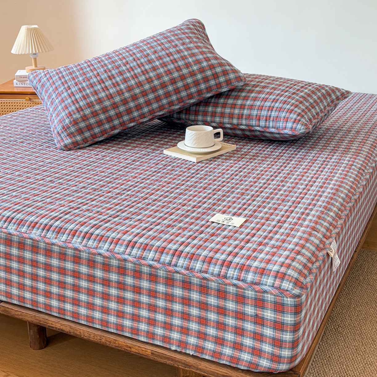 91家纺网 家纺一手货源 找家纺 居眠 2026新款全棉色织水洗棉格子夹棉棉花床笠 夹棉款-瑞土兰