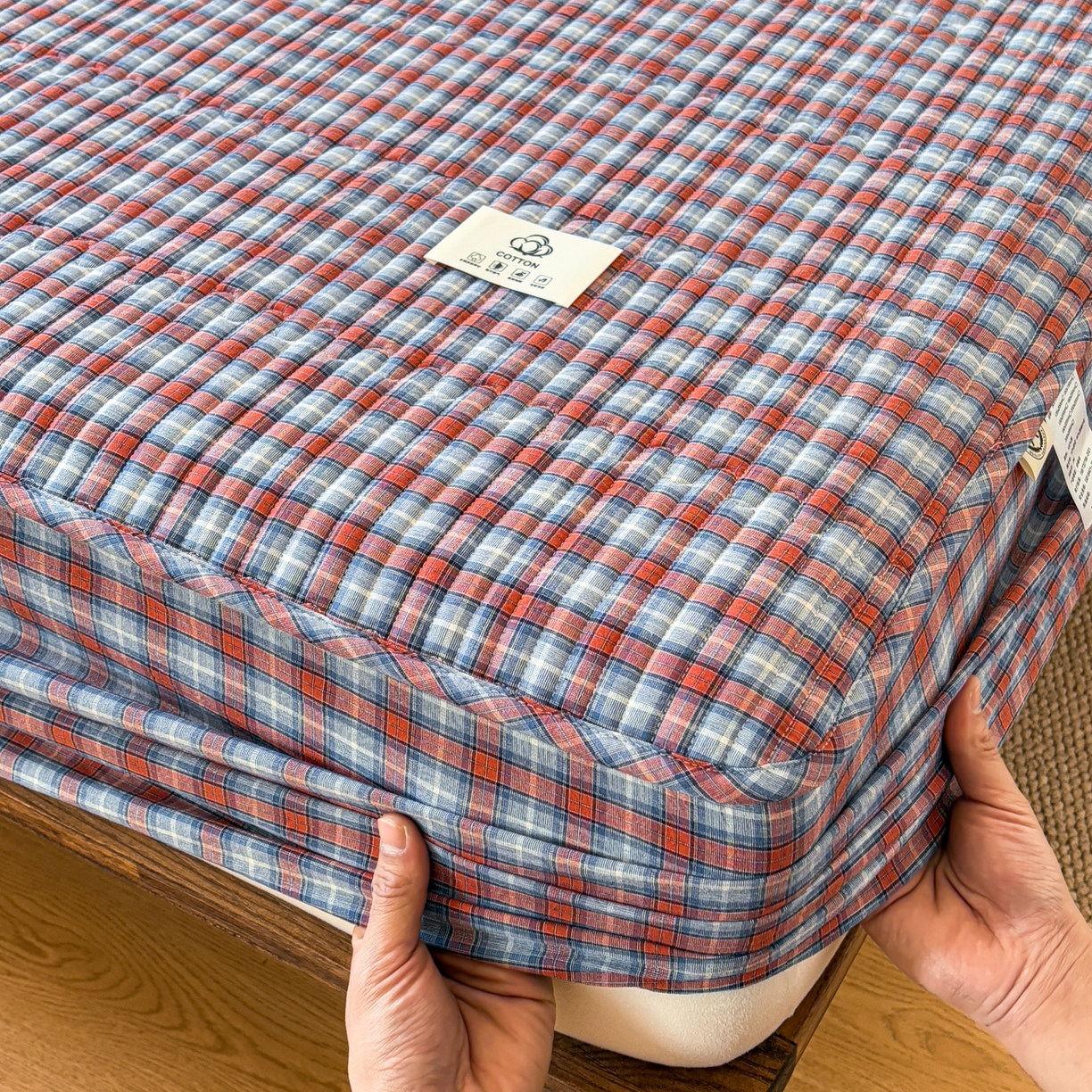 91家纺网 家纺一手货源 找家纺 居眠 2026新款全棉色织水洗棉格子夹棉棉花床笠 夹棉款-瑞土兰