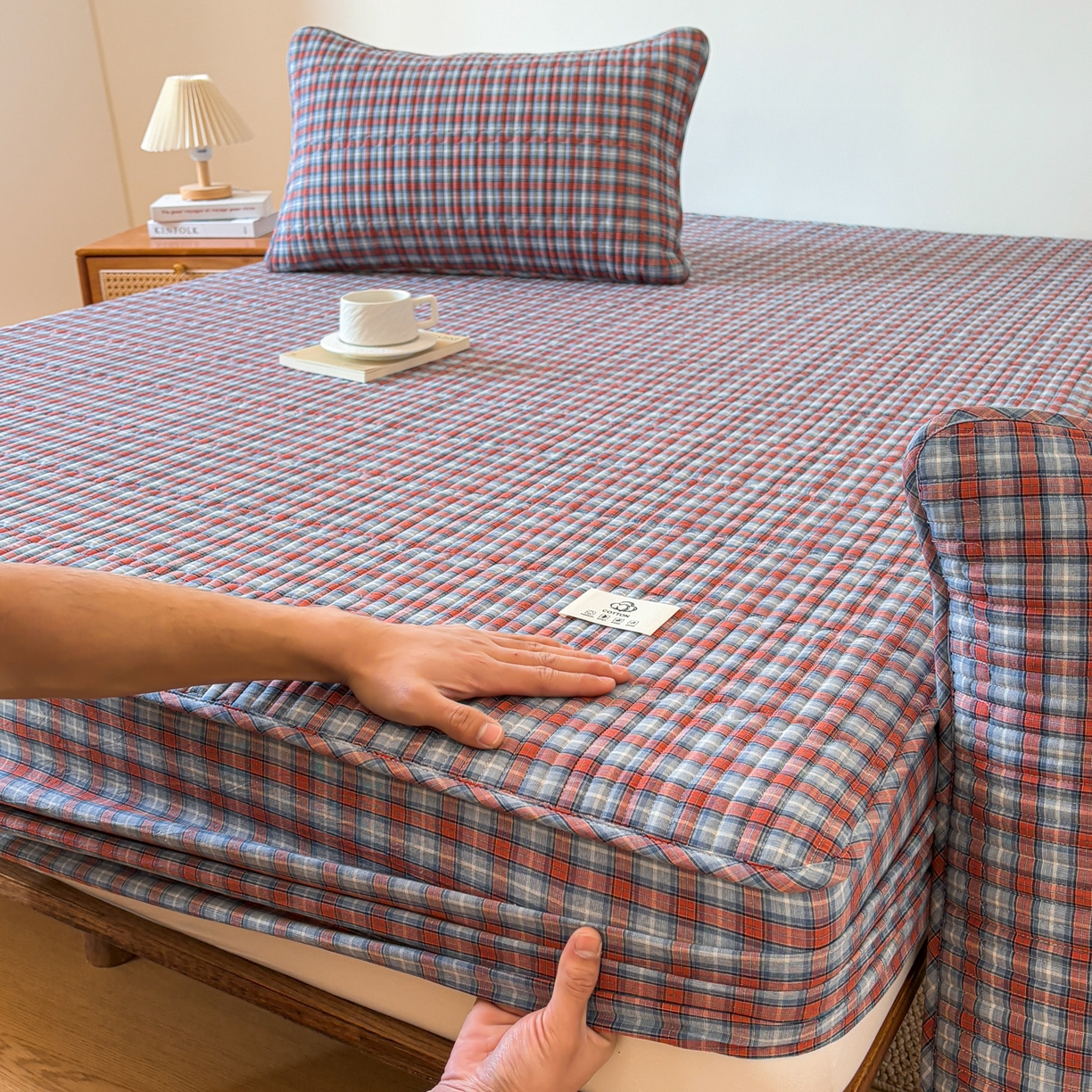 91家纺网 家纺一手货源 找家纺 居眠 2026新款全棉色织水洗棉格子夹棉棉花床笠 夹棉款-瑞土兰