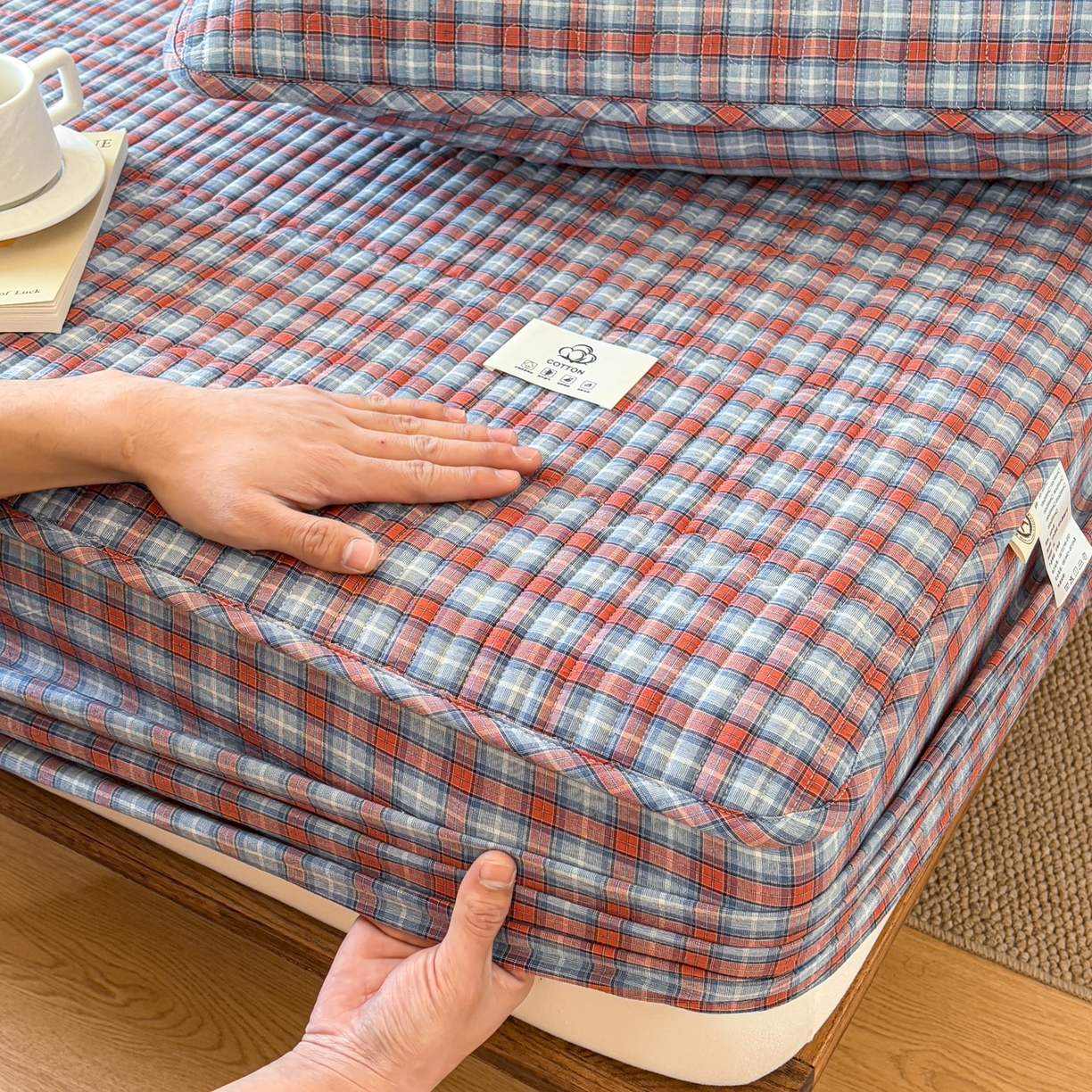 91家纺网 家纺一手货源 找家纺 居眠 2026新款全棉色织水洗棉格子夹棉棉花床笠 夹棉款-瑞土兰