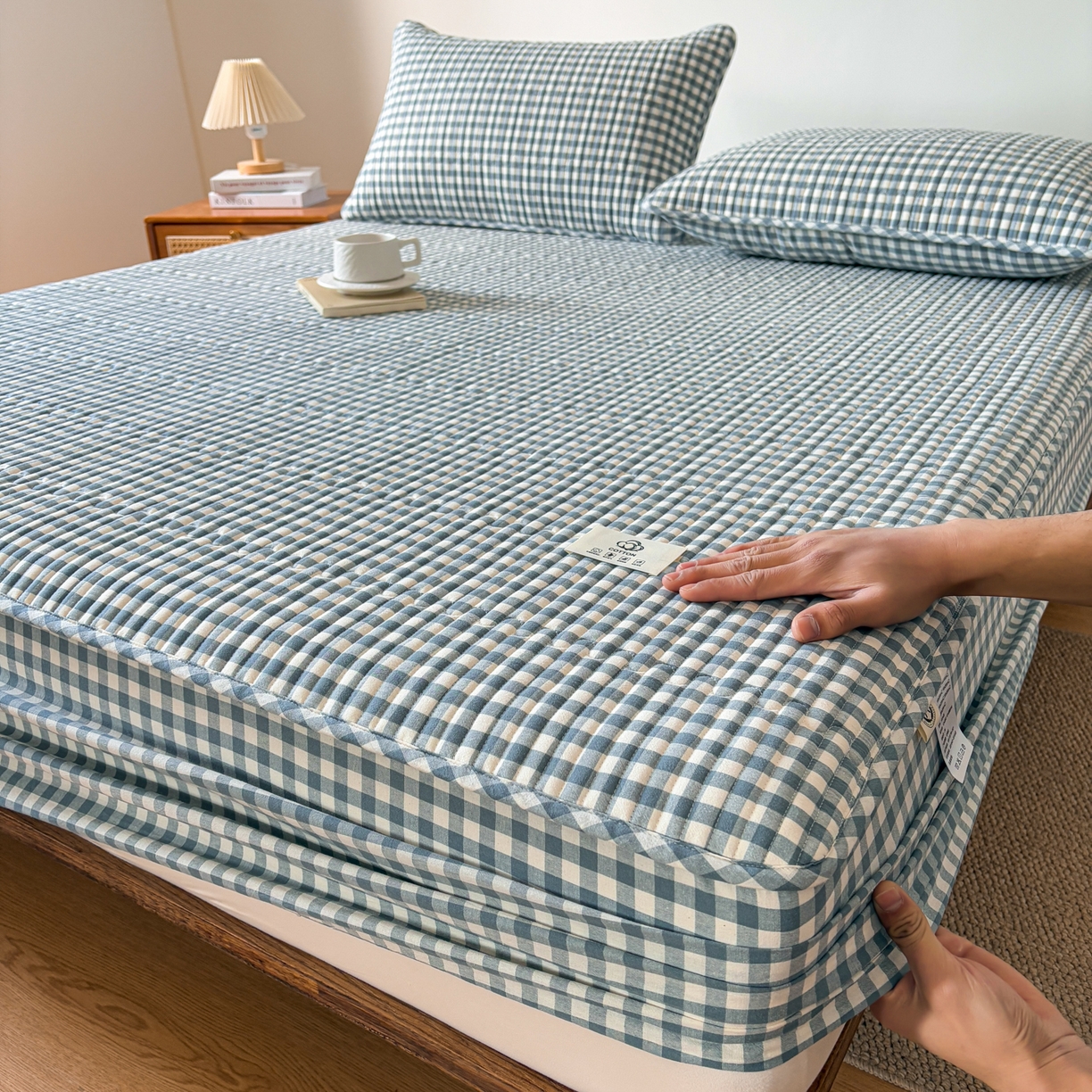 91家纺网 家纺一手货源 找家纺 居眠 2026新款全棉色织水洗棉格子夹棉棉花床笠 夹棉款-水兰小格