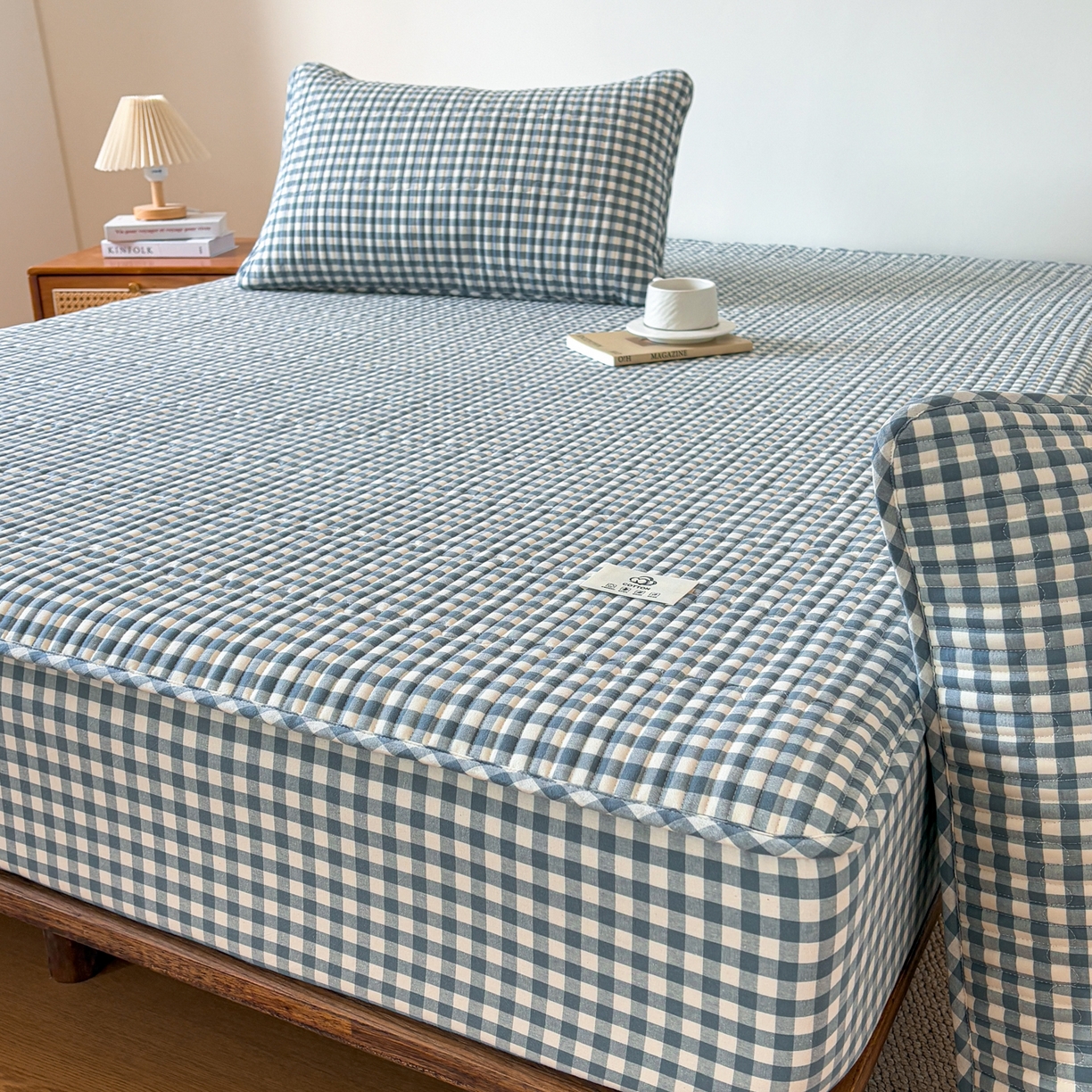 91家纺网 家纺一手货源 找家纺 居眠 2026新款全棉色织水洗棉格子夹棉棉花床笠 夹棉款-水兰小格