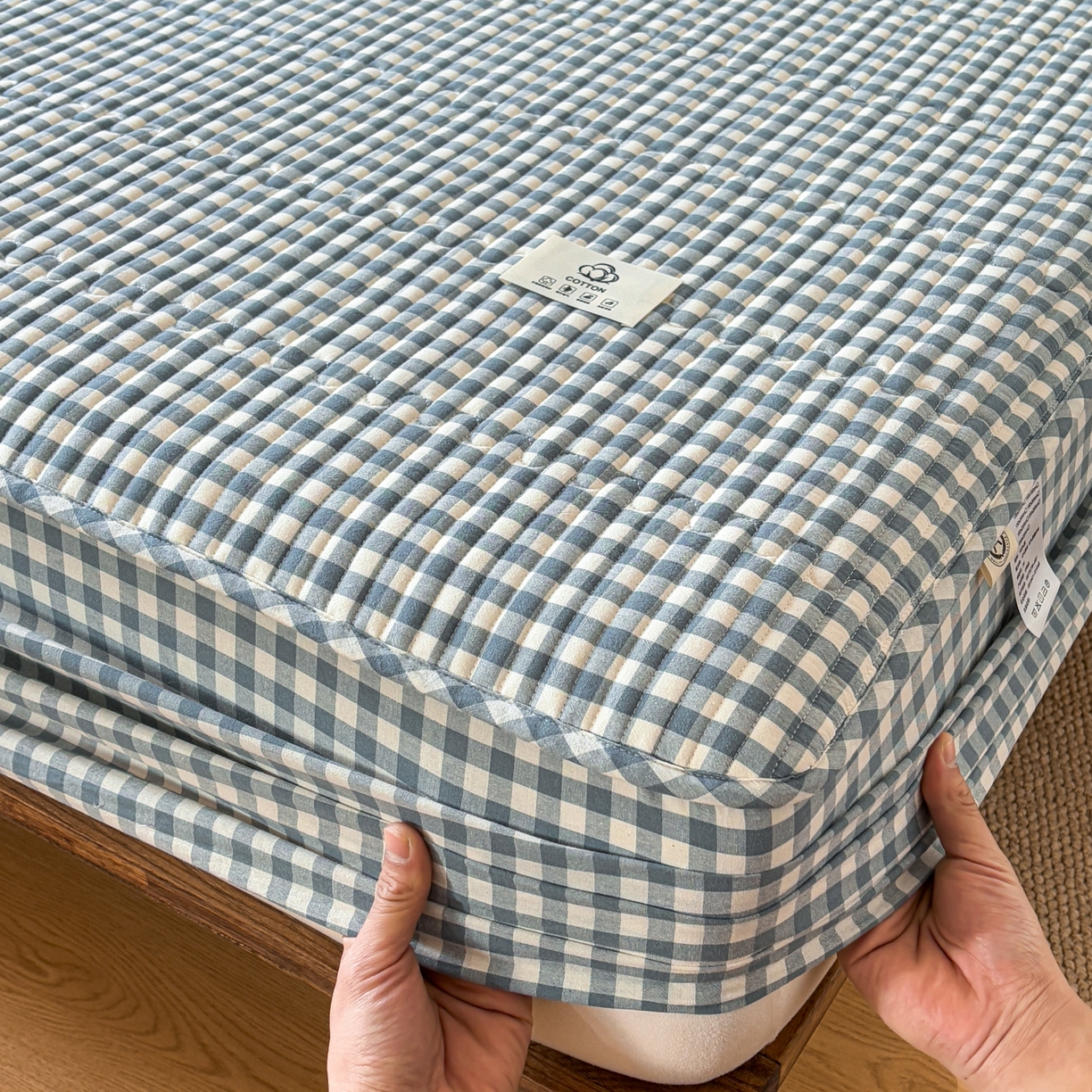 91家纺网 家纺一手货源 找家纺 居眠 2026新款全棉色织水洗棉格子夹棉棉花床笠 夹棉款-水兰小格