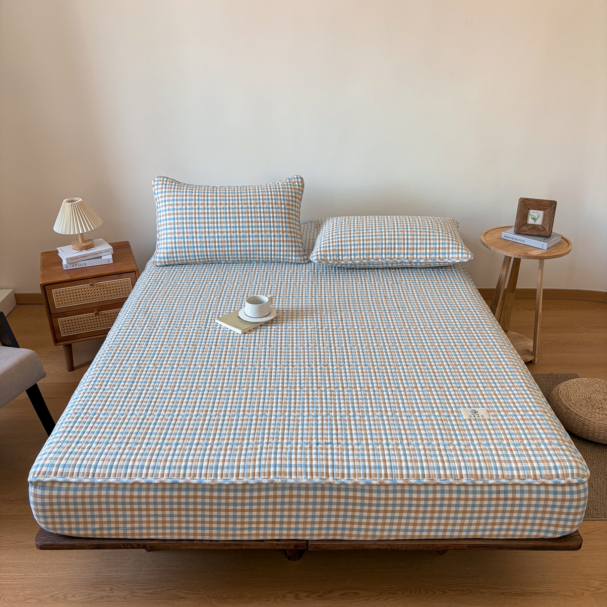 91家纺网 家纺一手货源 找家纺 居眠 2026新款全棉色织水洗棉格子夹棉棉花床笠 夹棉款-印月兰