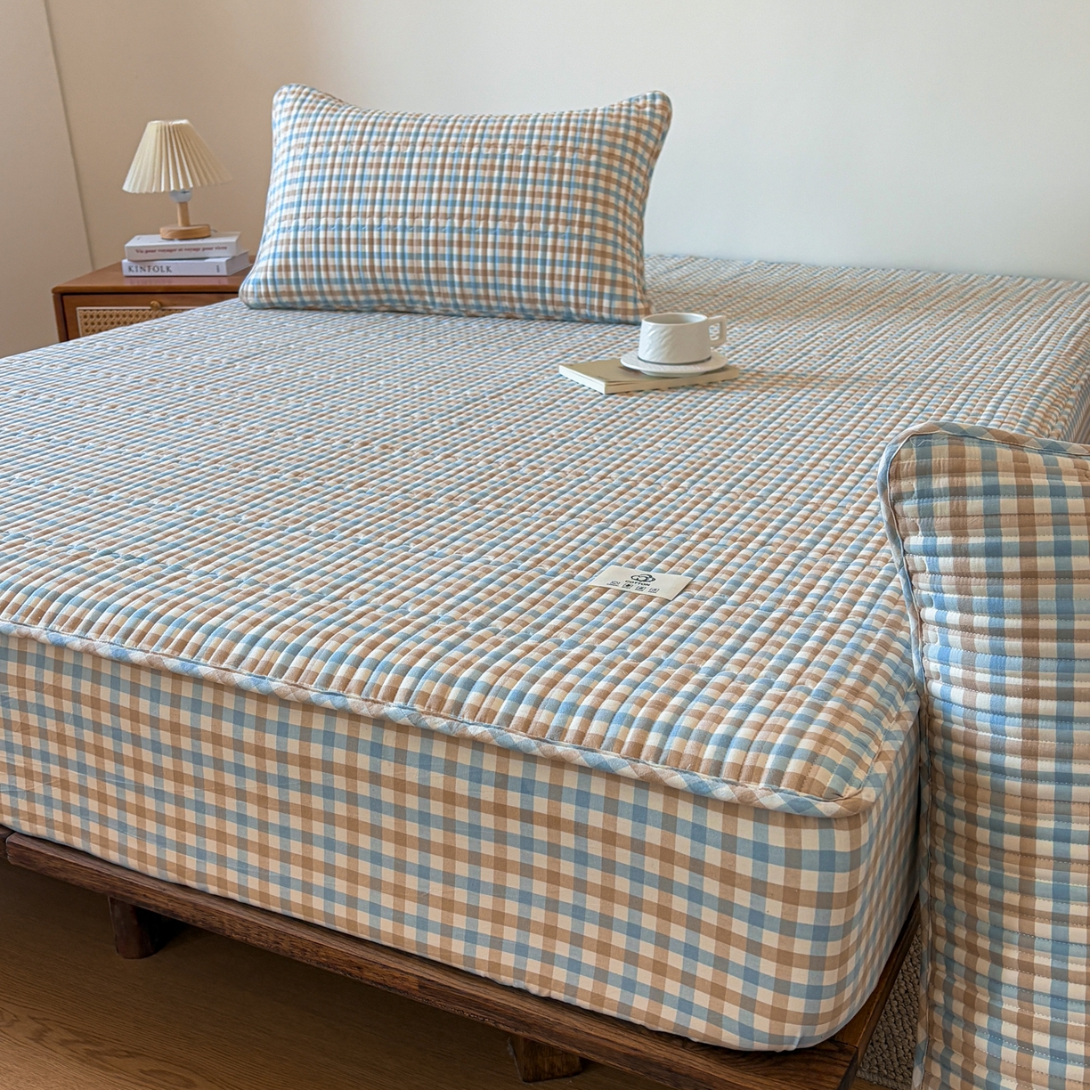 91家纺网 家纺一手货源 找家纺 居眠 2026新款全棉色织水洗棉格子夹棉棉花床笠 夹棉款-印月兰