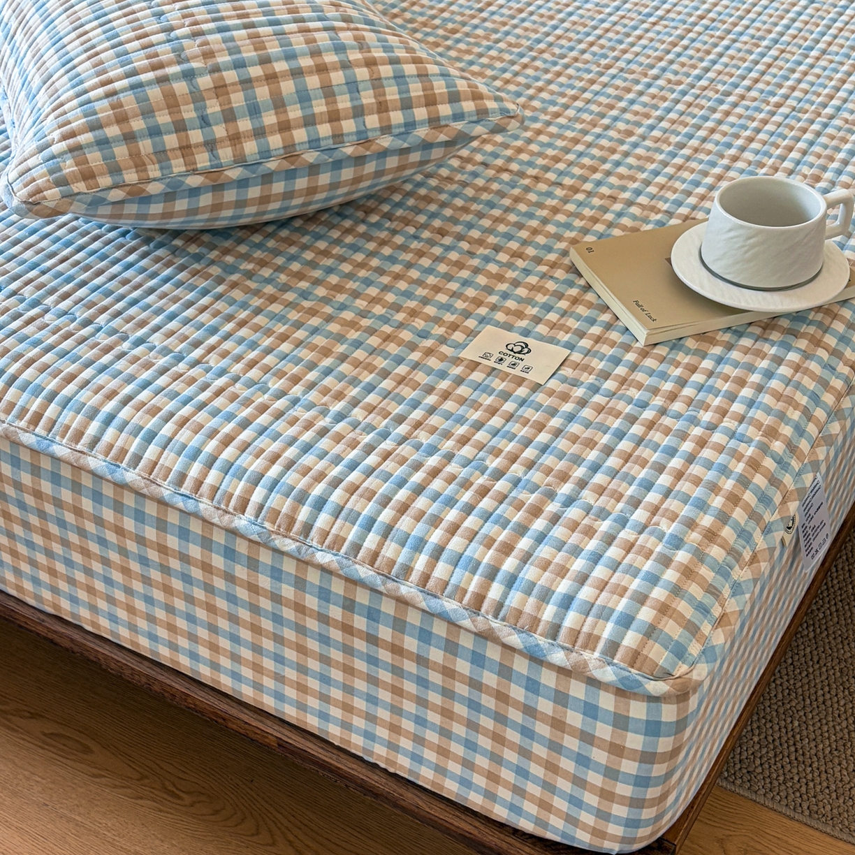 91家纺网 家纺一手货源 找家纺 居眠 2026新款全棉色织水洗棉格子夹棉棉花床笠 夹棉款-印月兰