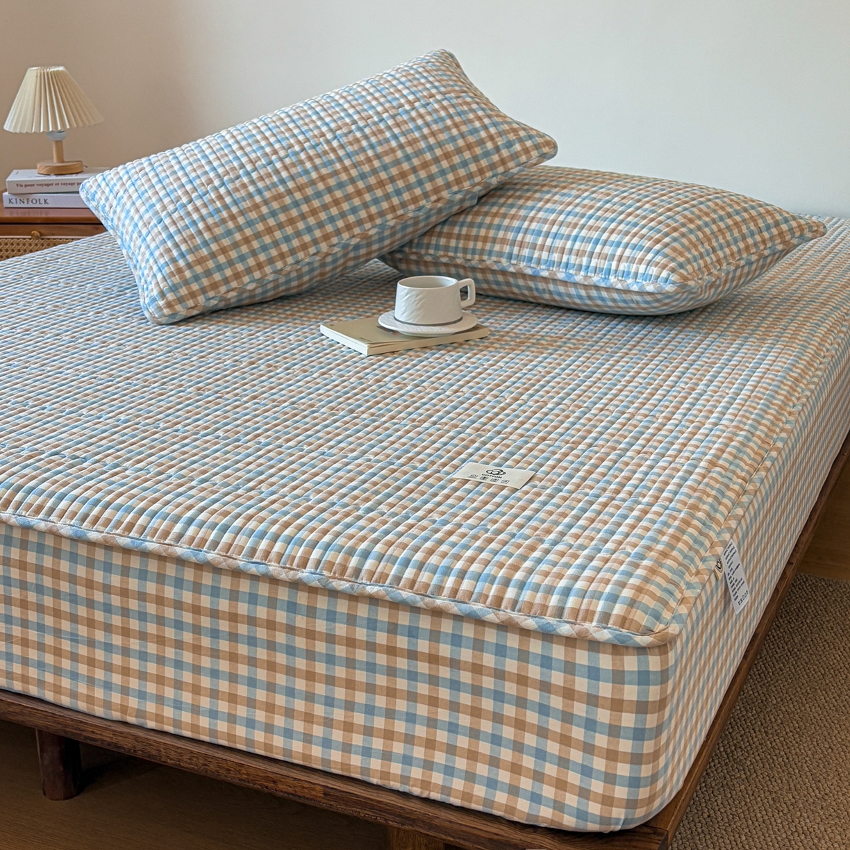 91家纺网 家纺一手货源 找家纺 居眠 2026新款全棉色织水洗棉格子夹棉棉花床笠 夹棉款-印月兰