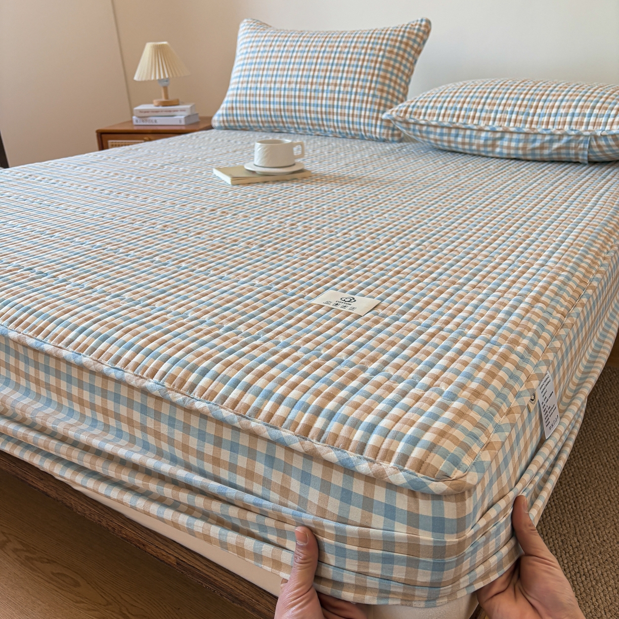 91家纺网 家纺一手货源 找家纺 居眠 2026新款全棉色织水洗棉格子夹棉棉花床笠 夹棉款-印月兰