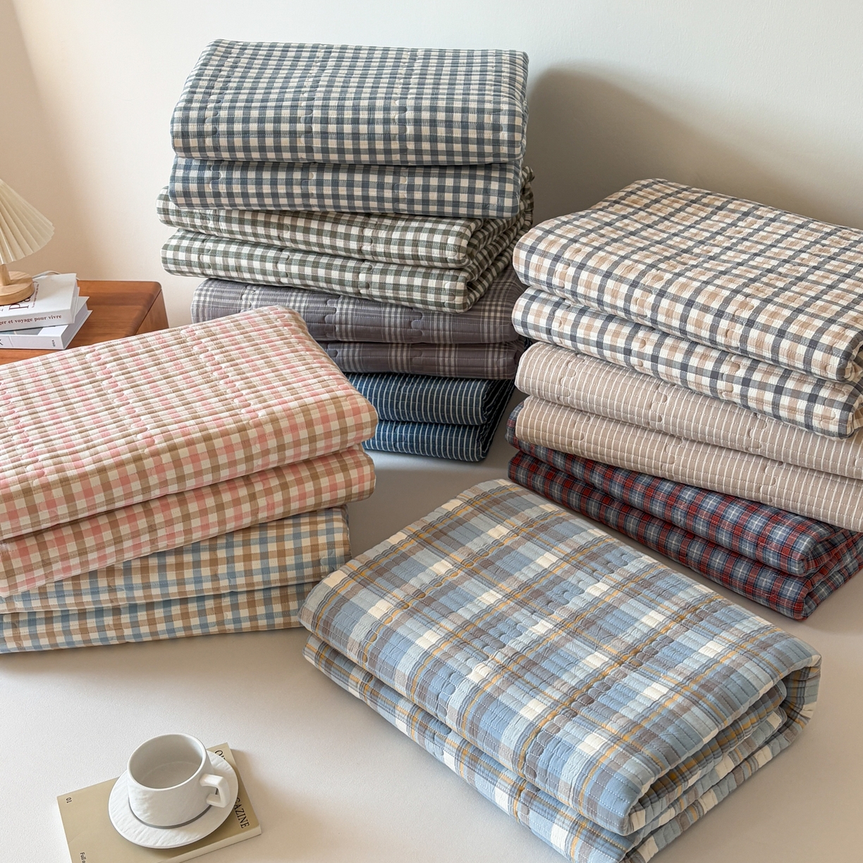 91家纺网 家纺一手货源 找家纺 居眠 2026新款全棉色织水洗棉格子夹棉棉花床笠 组合叠拍