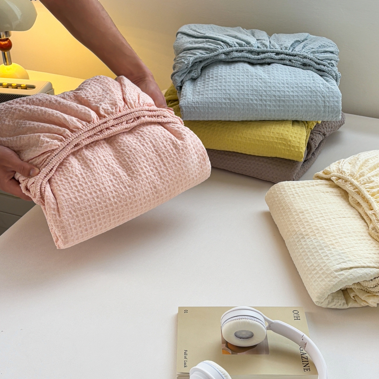 91家纺网 家纺一手货源 找家纺 居眠 2026新款全棉华夫格毛巾绣系列床笠 组合叠拍