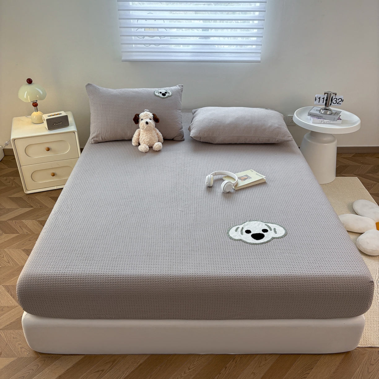 91家纺网 家纺一手货源 找家纺 居眠 2026新款全棉华夫格毛巾绣系列床笠 考拉-星灰