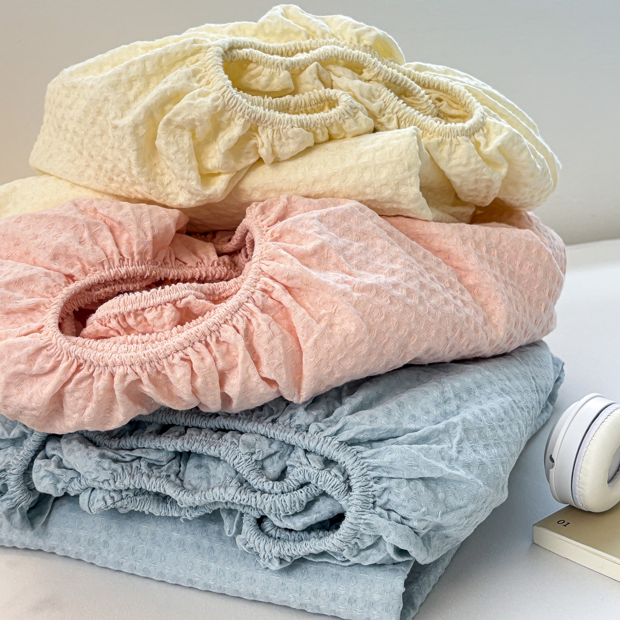 91家纺网 家纺一手货源 找家纺 居眠 2026新款全棉华夫格毛巾绣系列床笠 组合叠拍