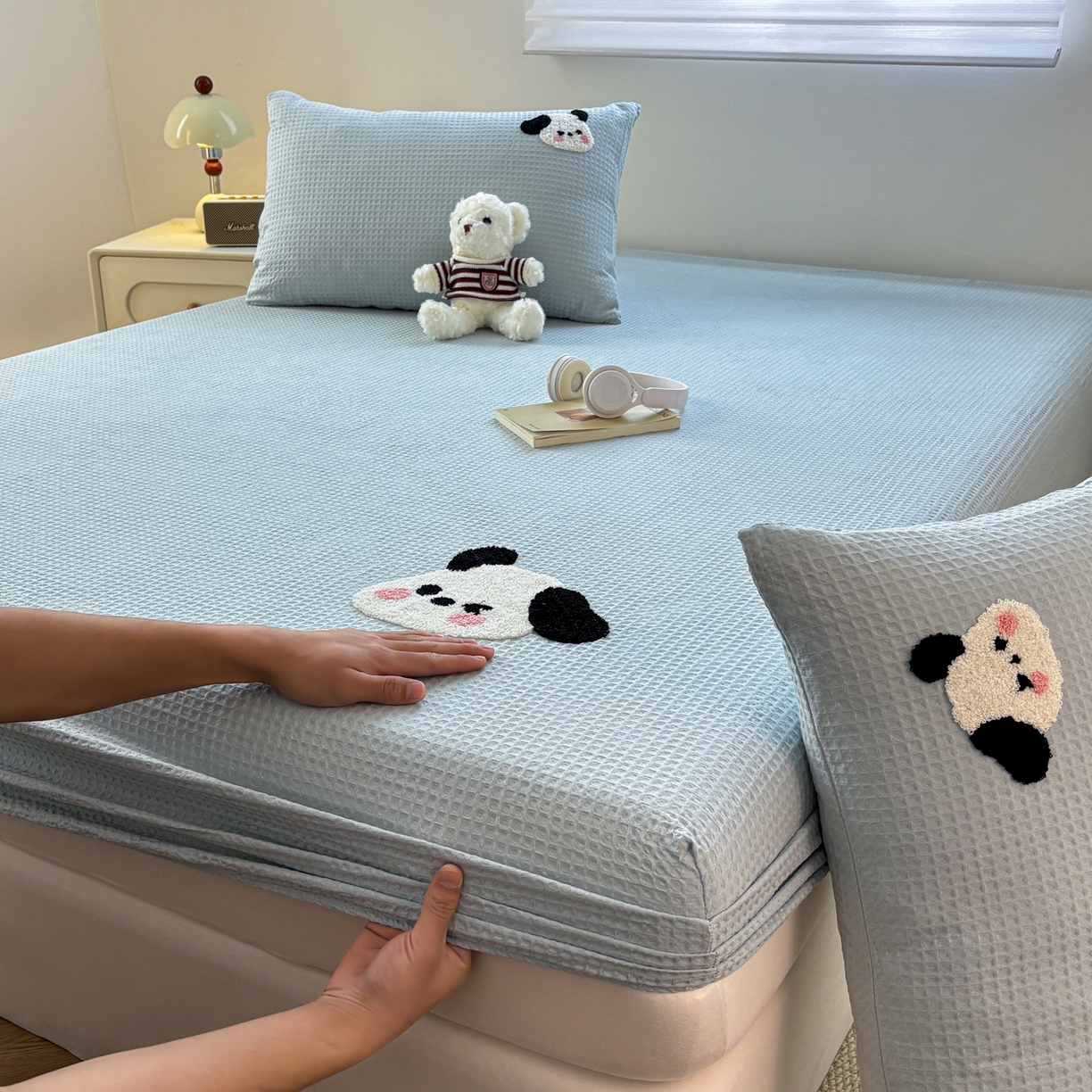 91家纺网 家纺一手货源 找家纺 居眠 2026新款全棉华夫格毛巾绣系列床笠 欢乐狗-蓝