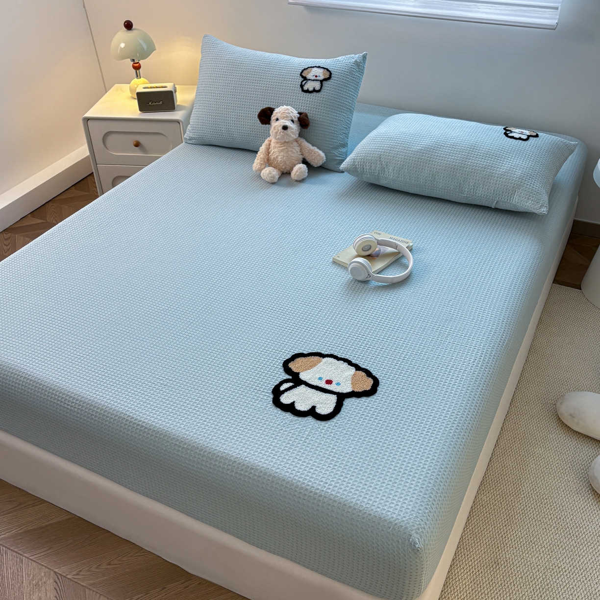 91家纺网 家纺一手货源 找家纺 居眠 2026新款全棉华夫格毛巾绣系列床笠 毛绒小狗-蓝