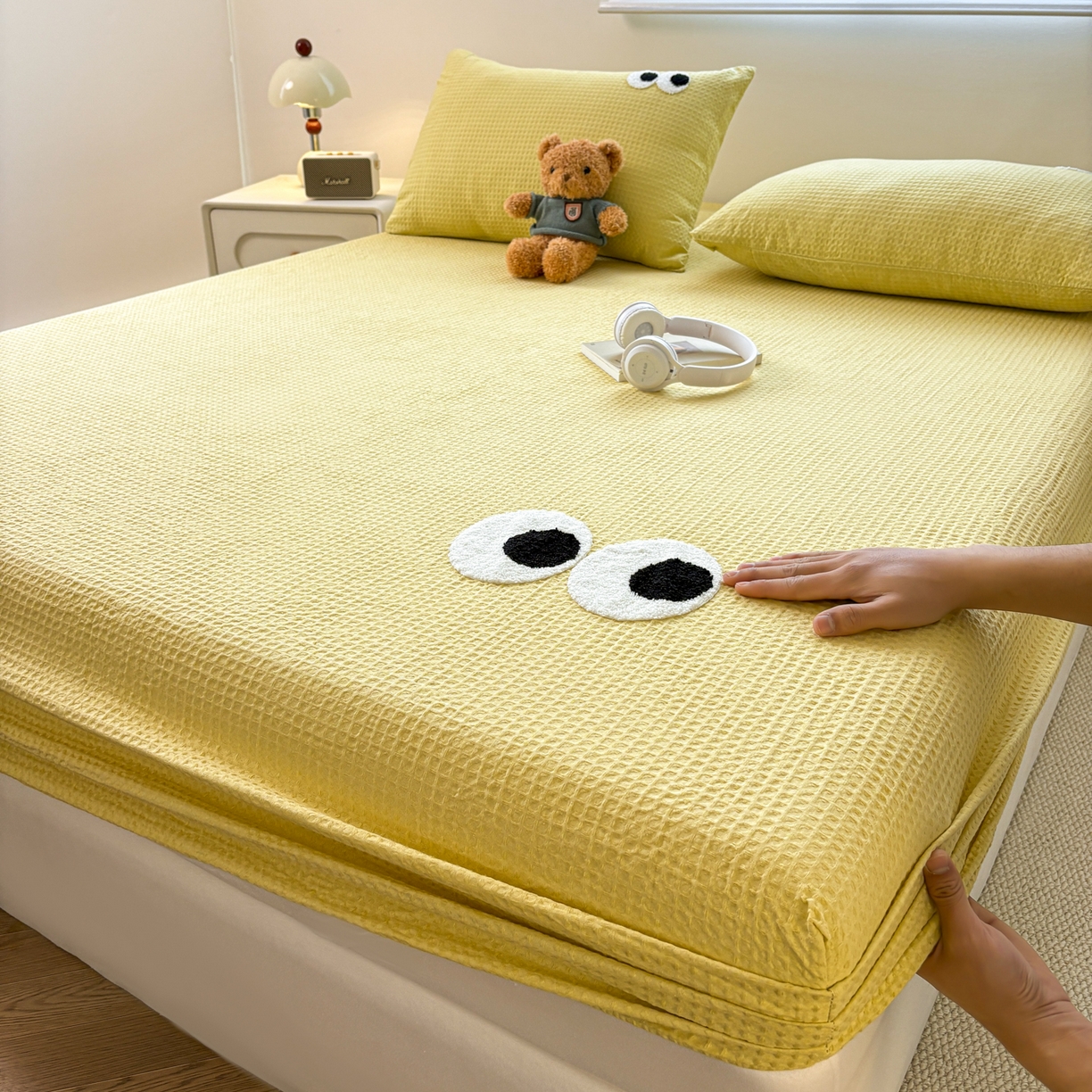 91家纺网 家纺一手货源 找家纺 居眠 2026新款全棉华夫格毛巾绣系列床笠 呆呆大眼-黄