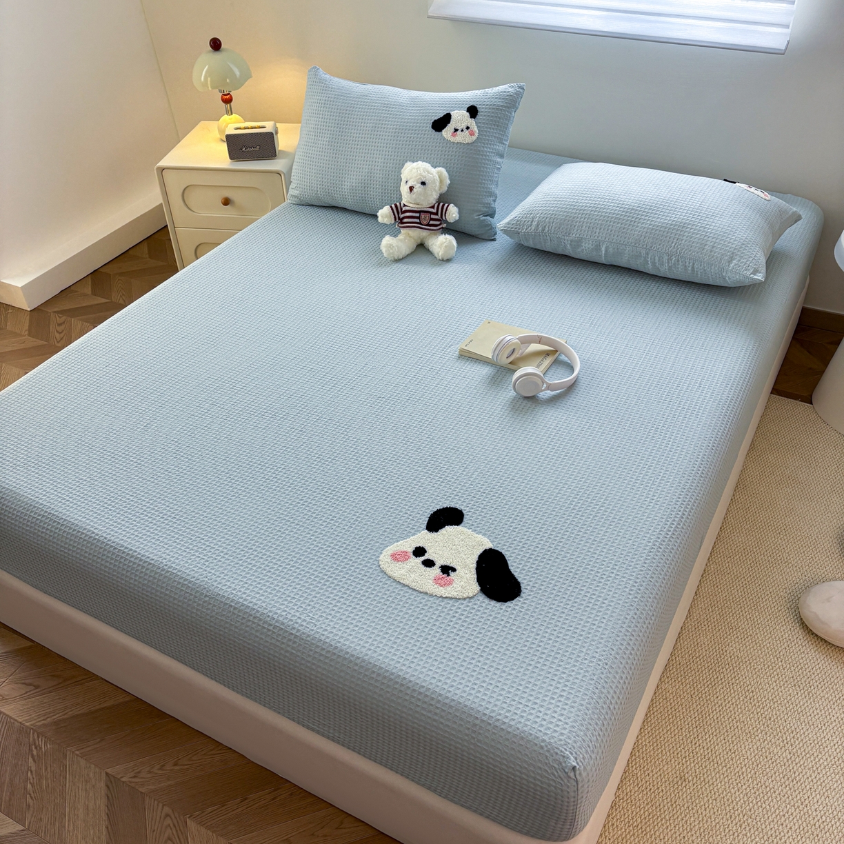 91家纺网 家纺一手货源 找家纺 居眠 2026新款全棉华夫格毛巾绣系列床笠 欢乐狗-蓝