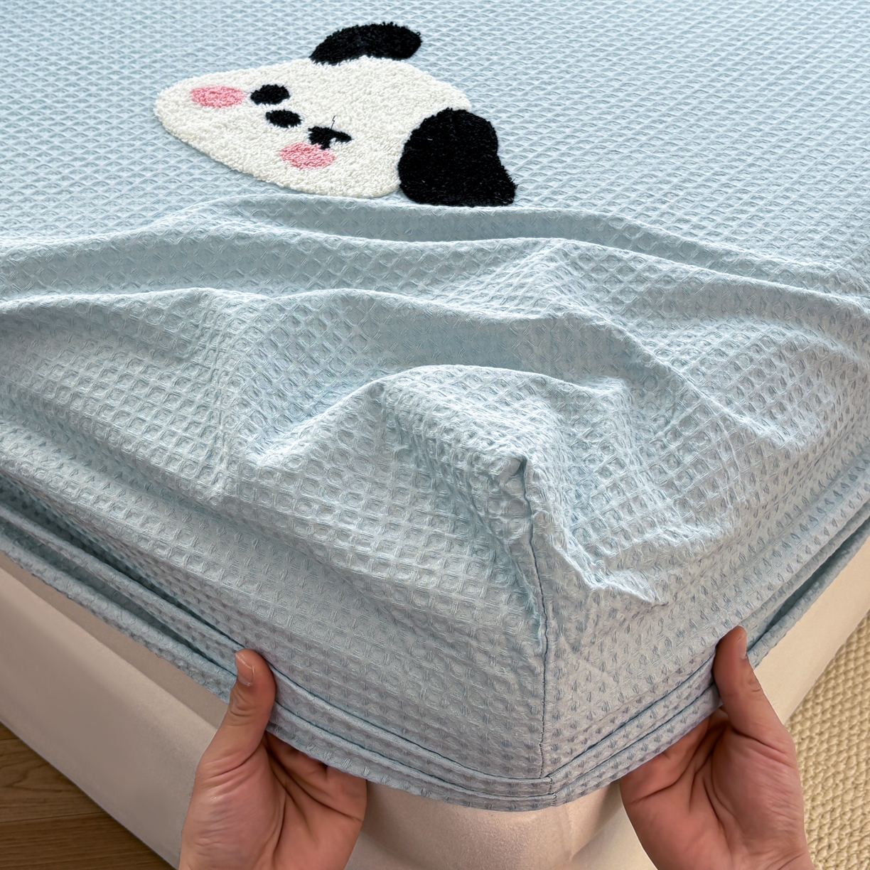 91家纺网 家纺一手货源 找家纺 居眠 2026新款全棉华夫格毛巾绣系列床笠 欢乐狗-蓝