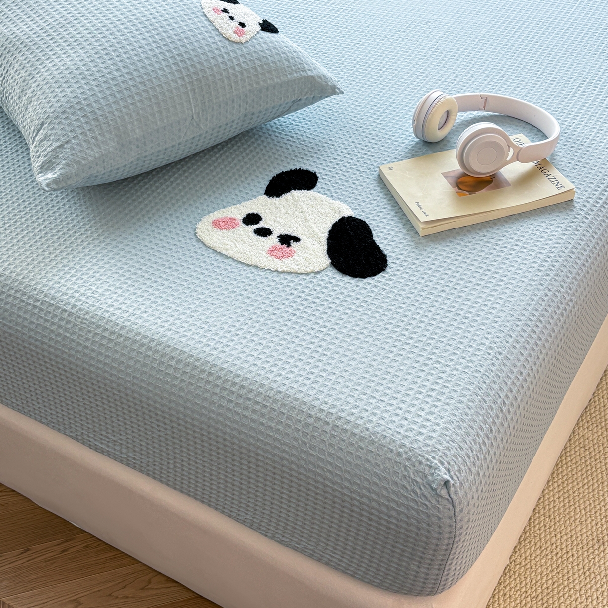 91家纺网 家纺一手货源 找家纺 居眠 2026新款全棉华夫格毛巾绣系列床笠 欢乐狗-蓝