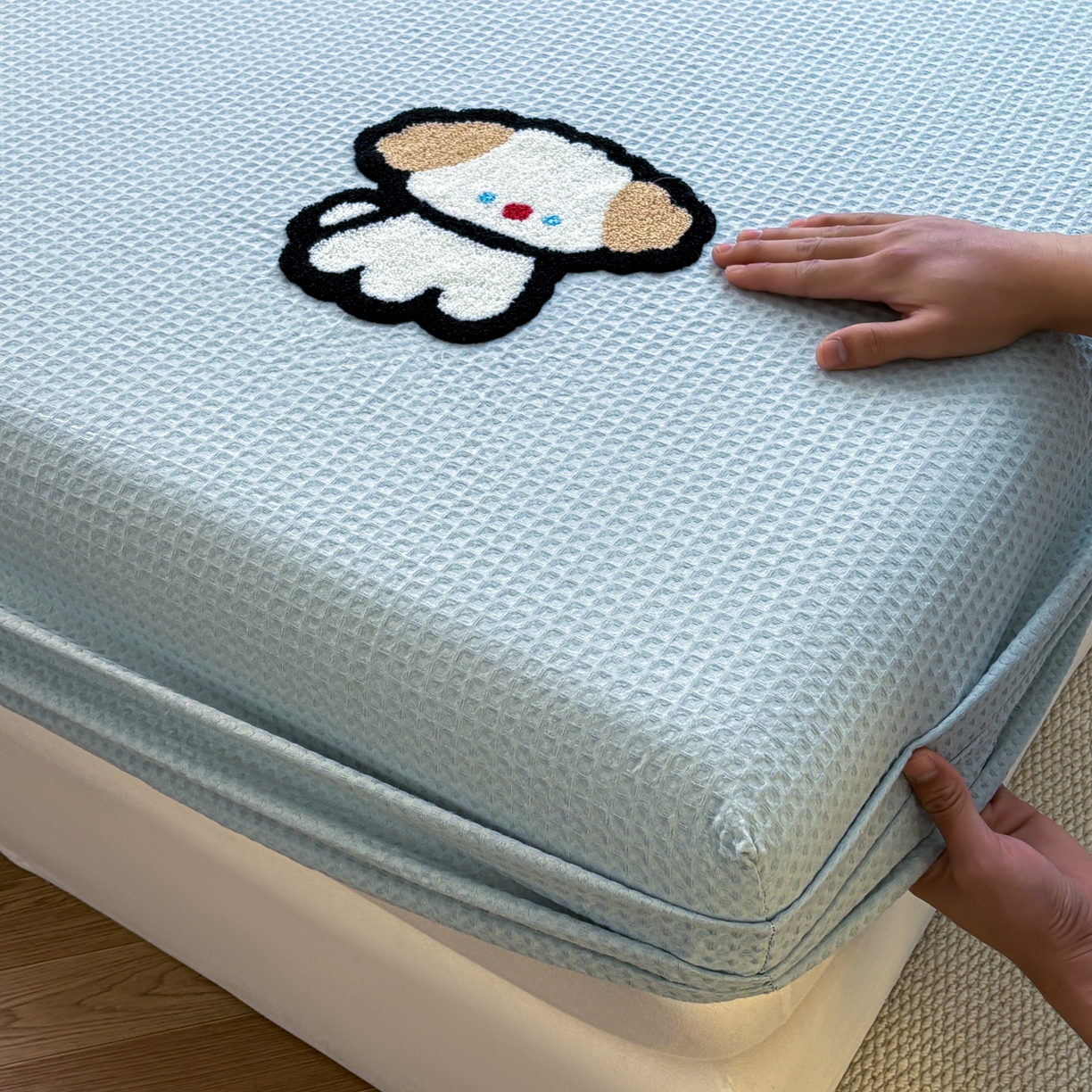 91家纺网 家纺一手货源 找家纺 居眠 2026新款全棉华夫格毛巾绣系列床笠 毛绒小狗-蓝