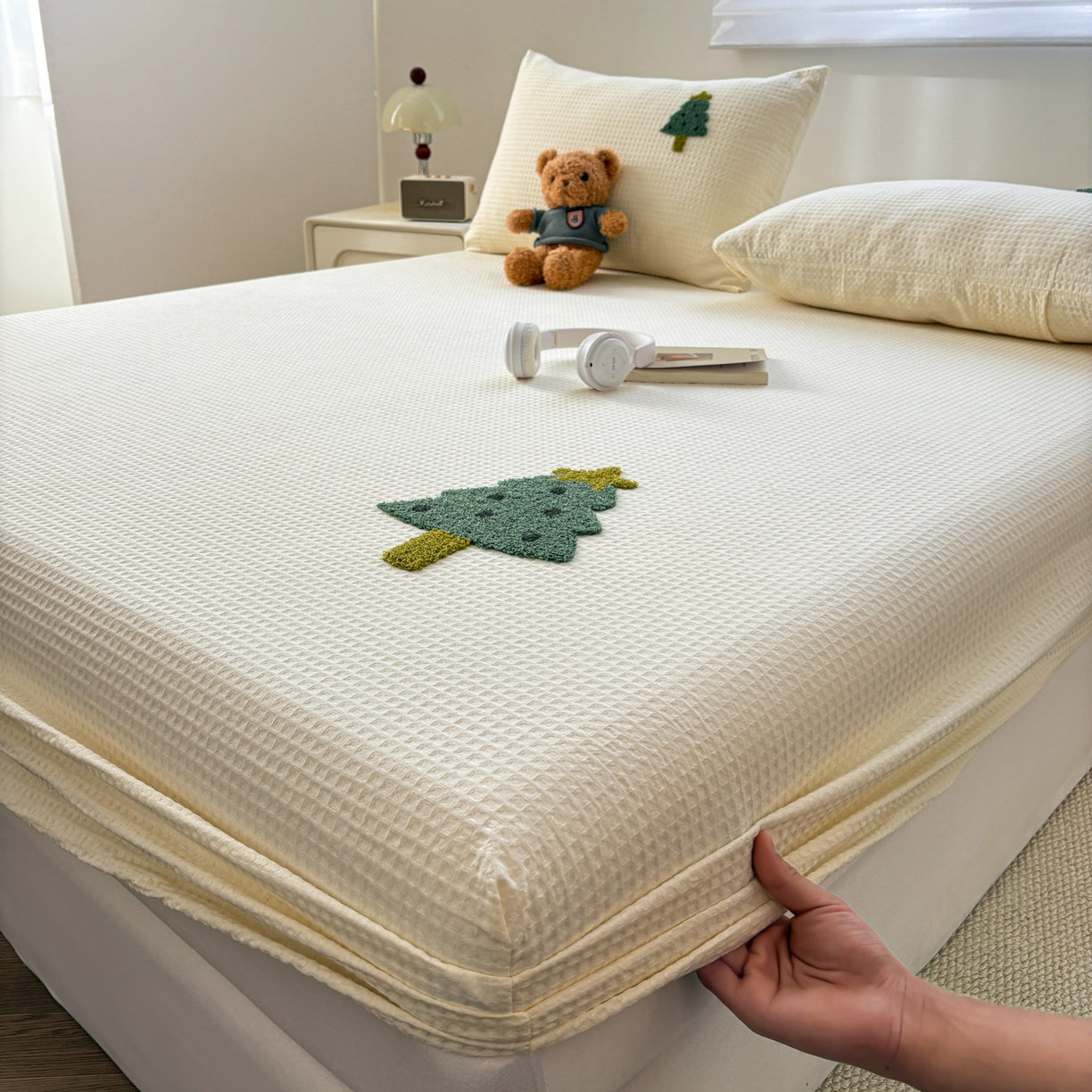 91家纺网 家纺一手货源 找家纺 居眠 2026新款全棉华夫格毛巾绣系列床笠 幸运树-白