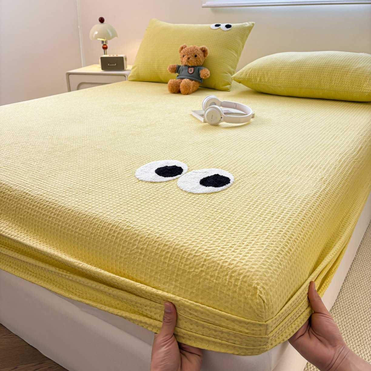 91家纺网 家纺一手货源 找家纺 居眠 2026新款全棉华夫格毛巾绣系列床笠 呆呆大眼-黄