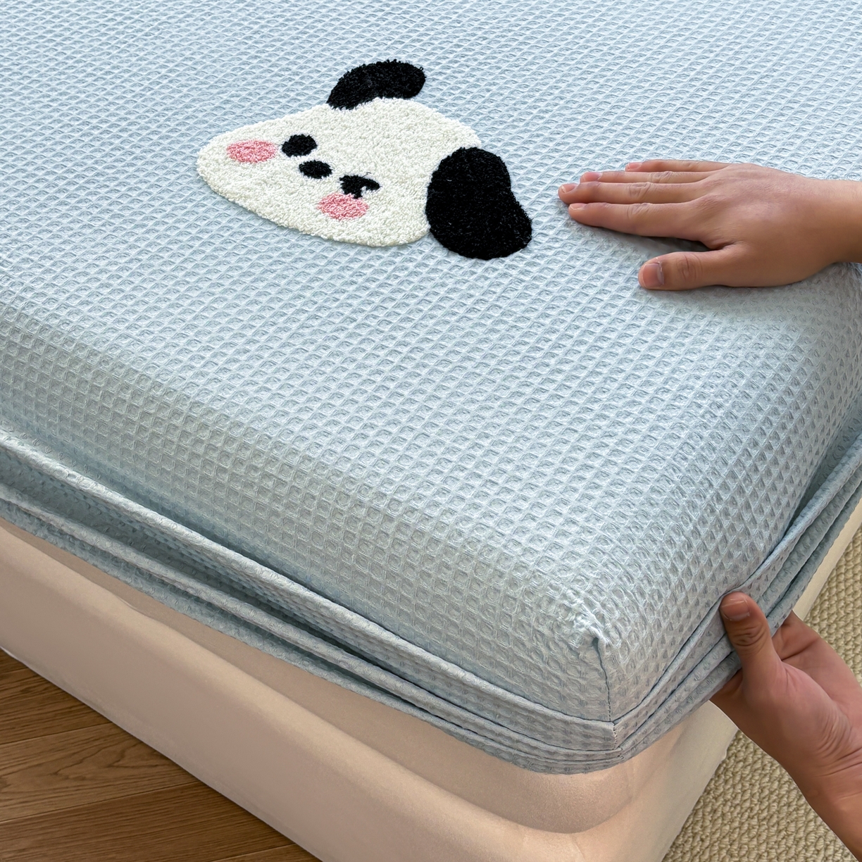 91家纺网 家纺一手货源 找家纺 居眠 2026新款全棉华夫格毛巾绣系列床笠 欢乐狗-蓝