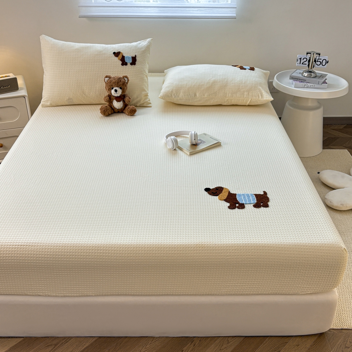 91家纺网 家纺一手货源 找家纺 居眠 2026新款全棉华夫格毛巾绣系列枕套 丑萌小狗-白