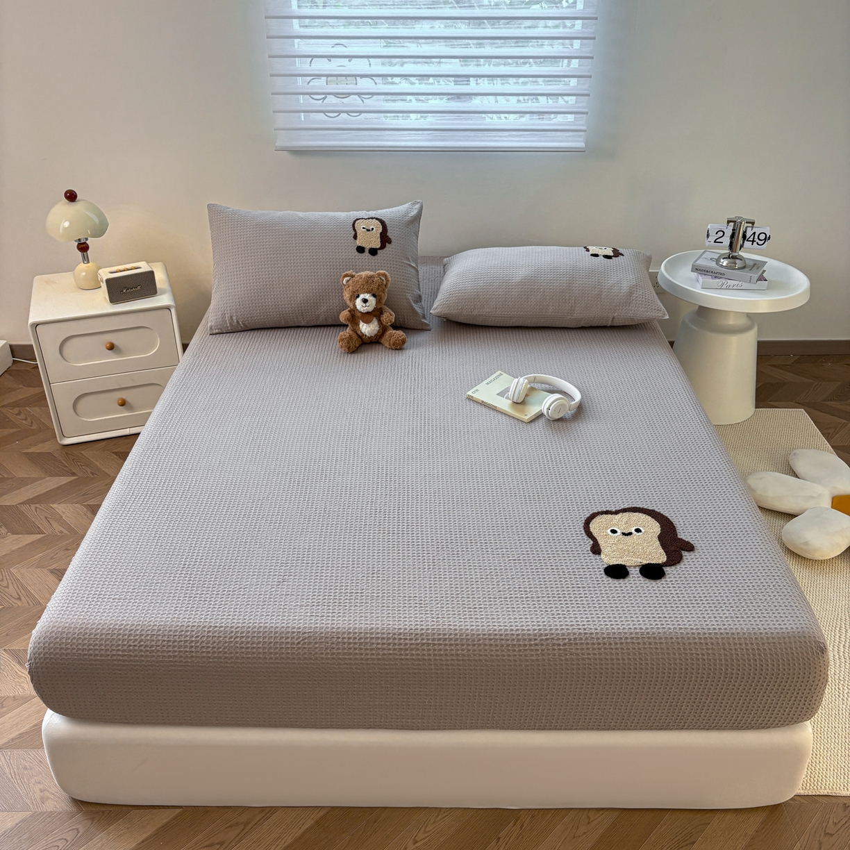 91家纺网 家纺一手货源 找家纺 居眠 2026新款全棉华夫格毛巾绣系列枕套 乖乖幼崽-灰