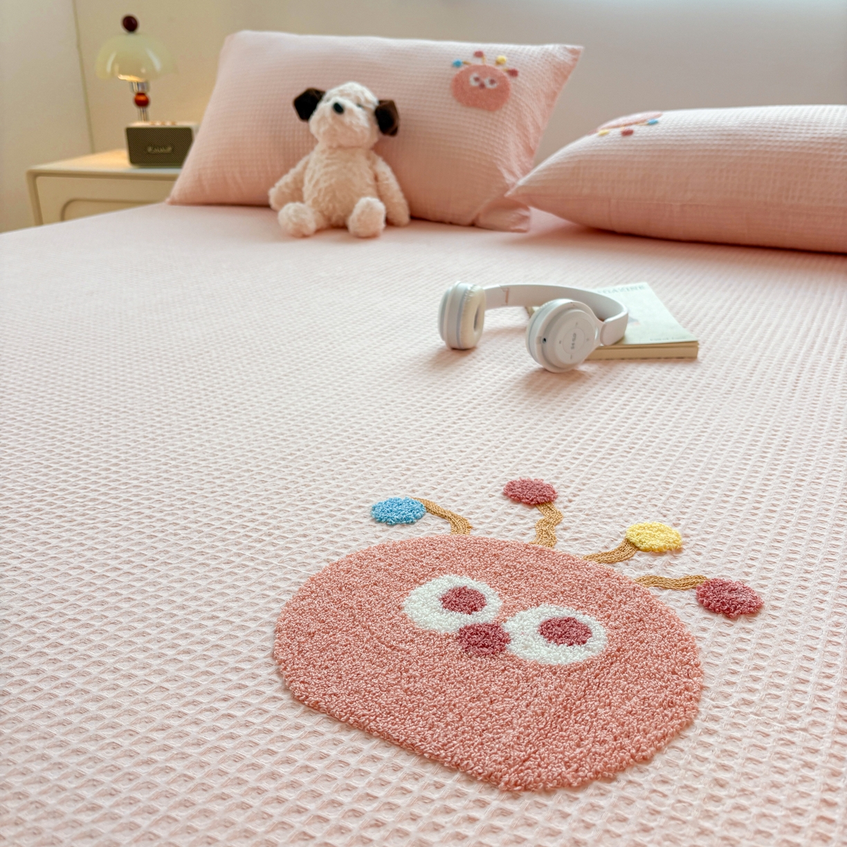 91家纺网 家纺一手货源 找家纺 居眠 2026新款全棉华夫格毛巾绣系列枕套 萌宠-粉