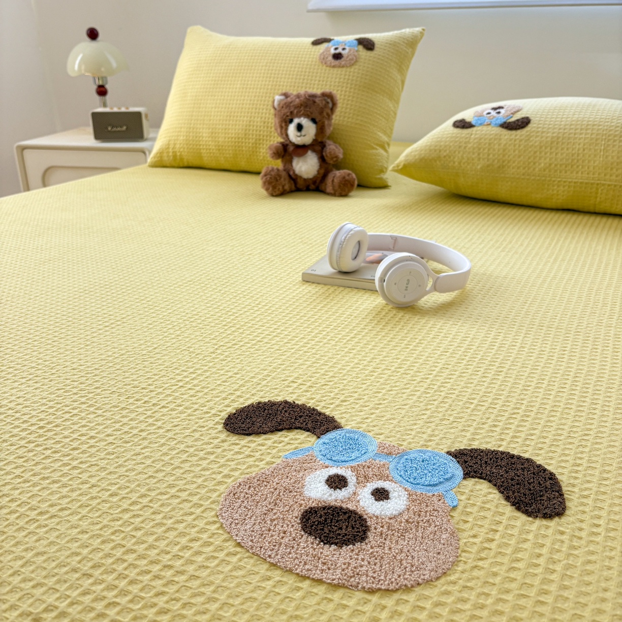 91家纺网 家纺一手货源 找家纺 居眠 2026新款全棉华夫格毛巾绣系列枕套 泡芙小狗-黄