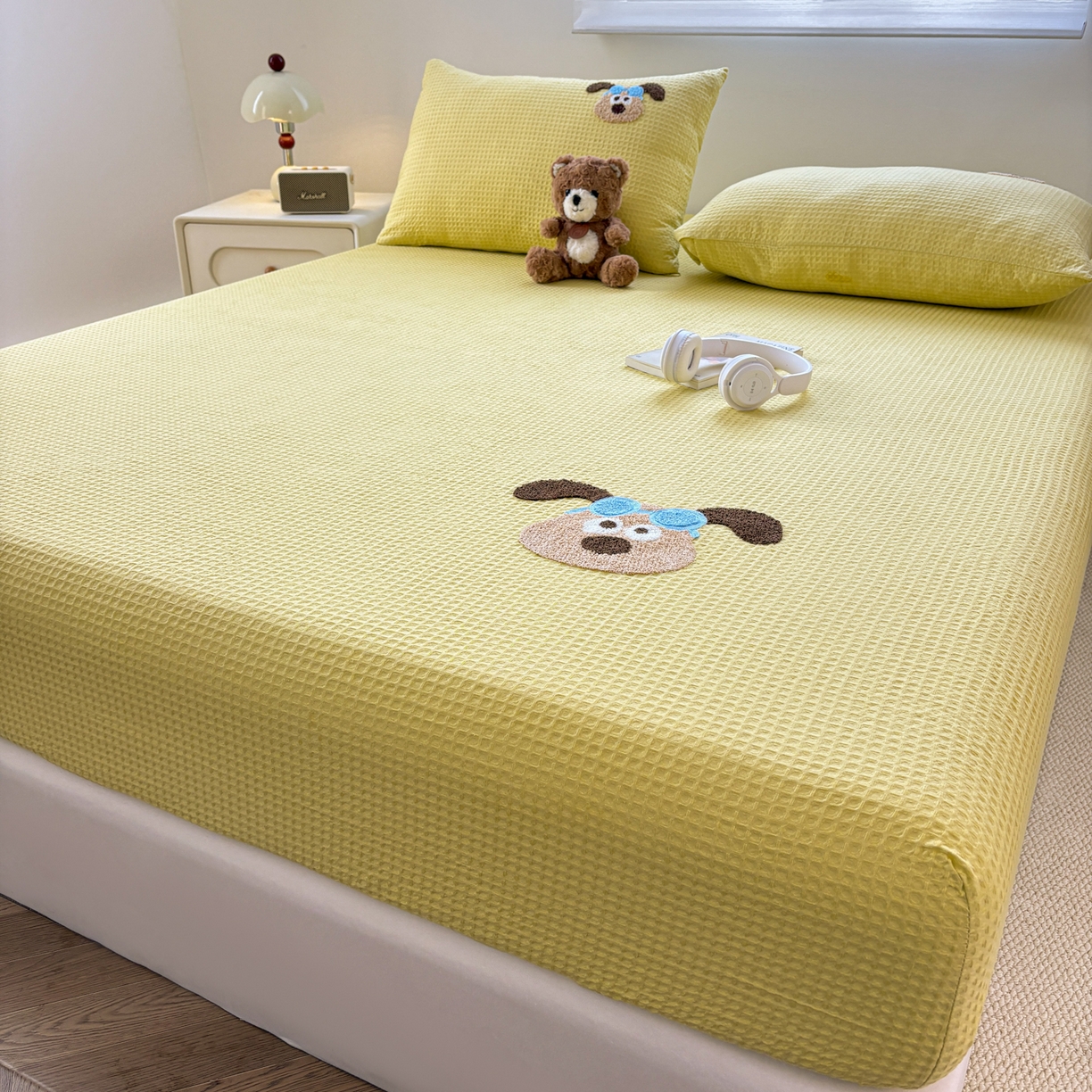 91家纺网 家纺一手货源 找家纺 居眠 2026新款全棉华夫格毛巾绣系列枕套 泡芙小狗-黄