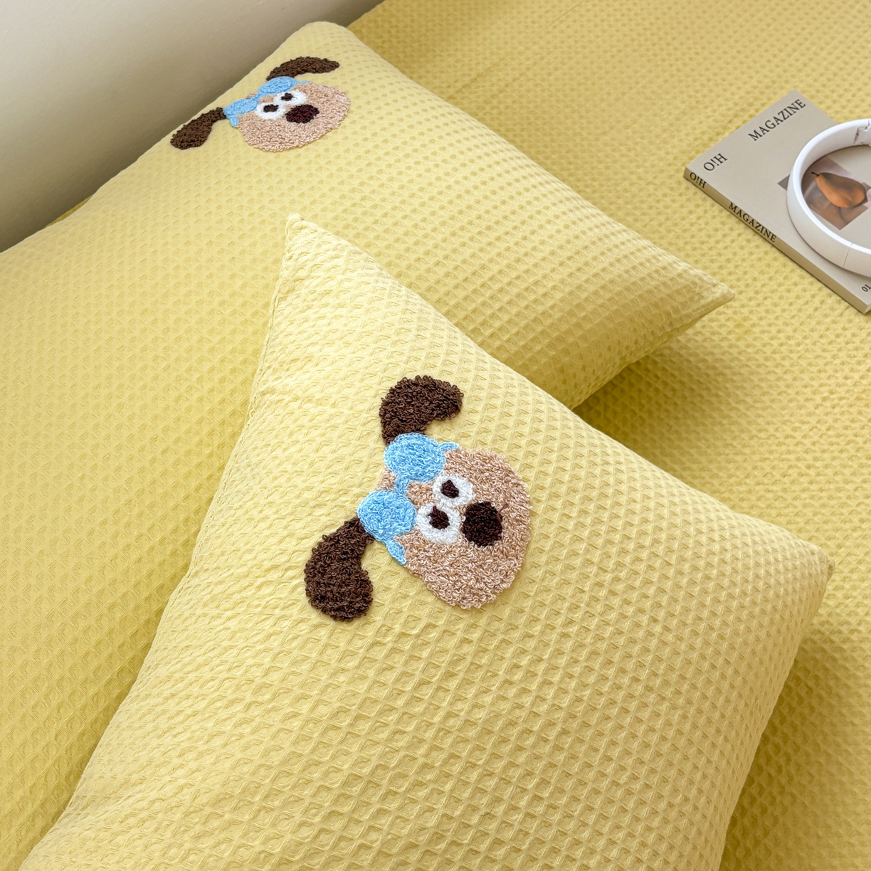 91家纺网 家纺一手货源 找家纺 居眠 2026新款全棉华夫格毛巾绣系列枕套 泡芙小狗-黄