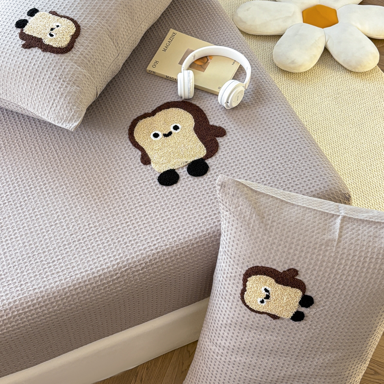 91家纺网 家纺一手货源 找家纺 居眠 2026新款全棉华夫格毛巾绣系列枕套 乖乖幼崽-灰