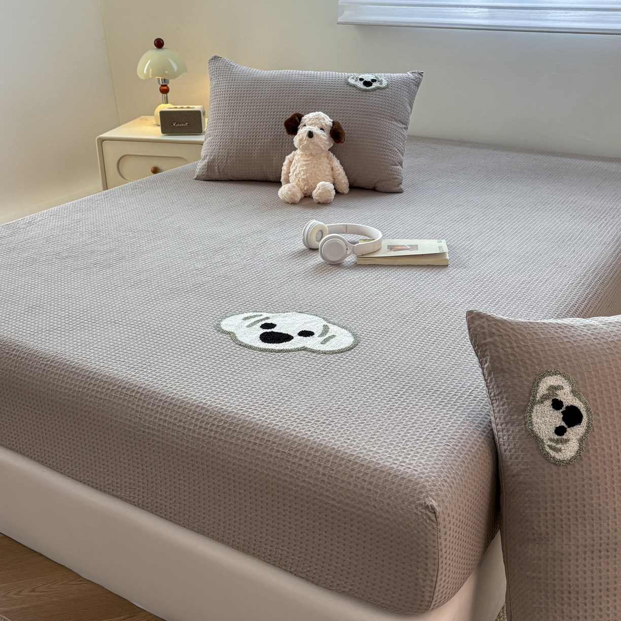 91家纺网 家纺一手货源 找家纺 居眠 2026新款全棉华夫格毛巾绣系列枕套 考拉-星灰