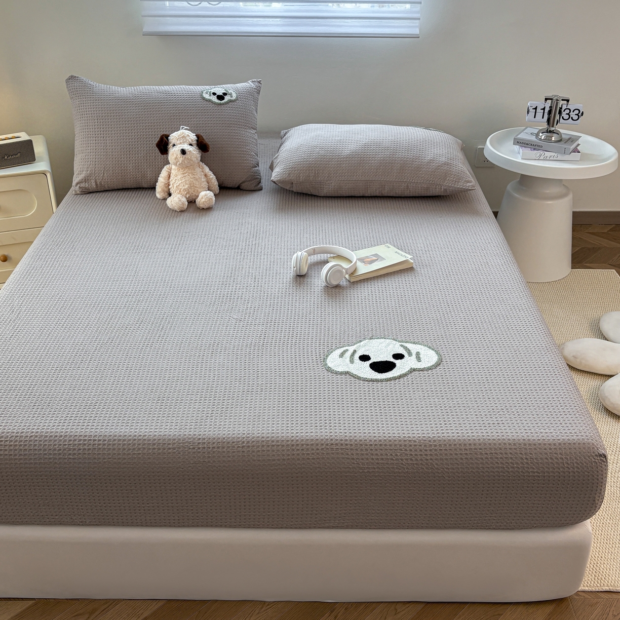 91家纺网 家纺一手货源 找家纺 居眠 2026新款全棉华夫格毛巾绣系列枕套 考拉-星灰