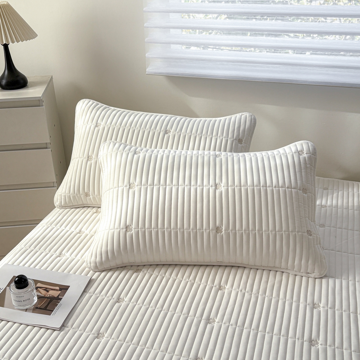 91家纺网 家纺一手货源 找家纺 （总）居眠 2026新款全棉133-72爱丽花夹棉棉花刺绣床笠