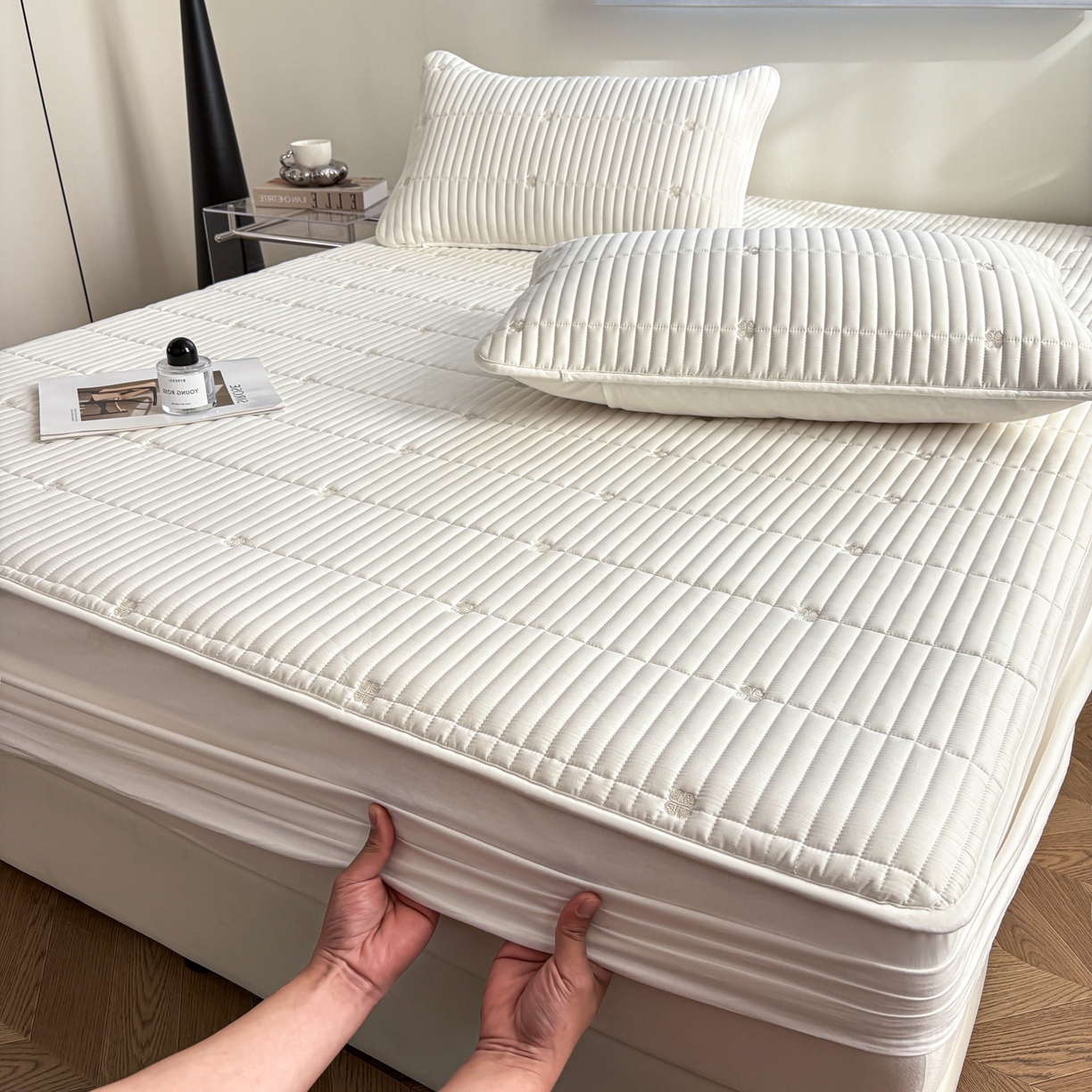 91家纺网 家纺一手货源 找家纺 （总）居眠 2026新款全棉133-72爱丽花夹棉棉花刺绣床笠