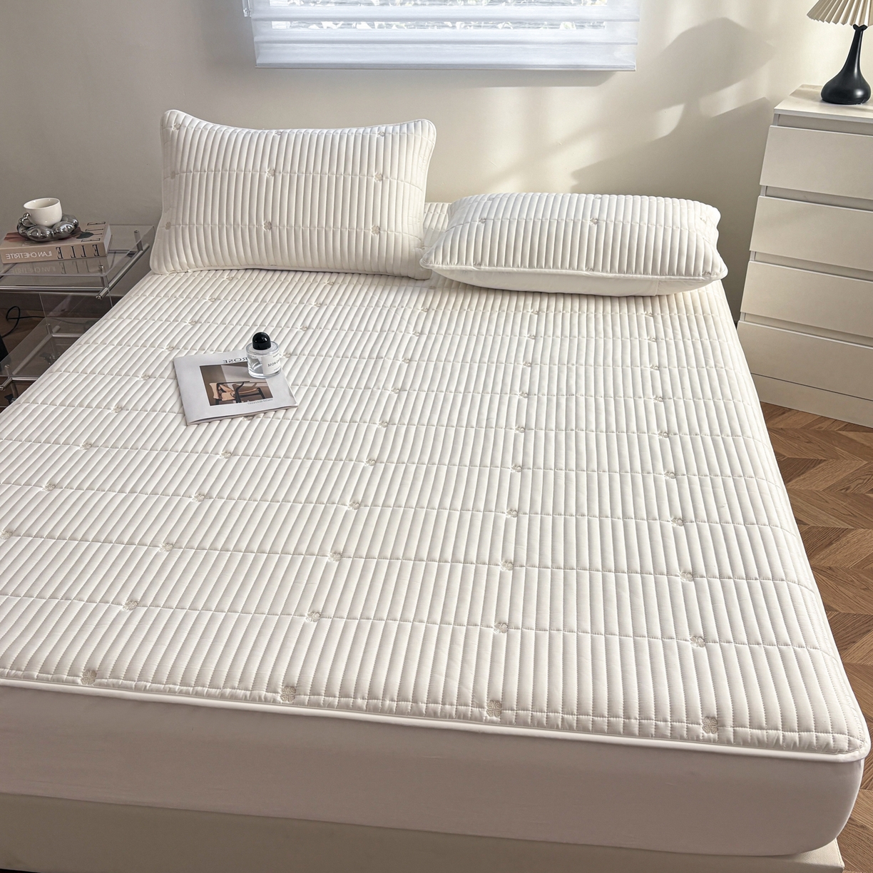 91家纺网 家纺一手货源 找家纺 （总）居眠 2026新款全棉133-72爱丽花夹棉棉花刺绣床笠