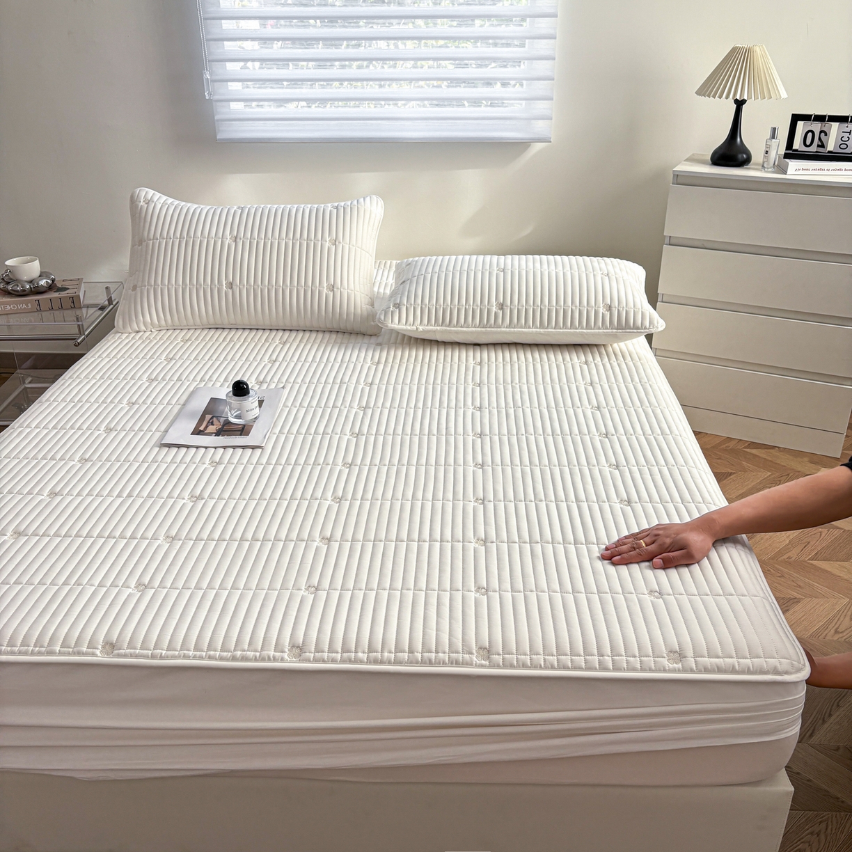 91家纺网 家纺一手货源 找家纺 （总）居眠 2026新款全棉133-72爱丽花夹棉棉花刺绣床笠