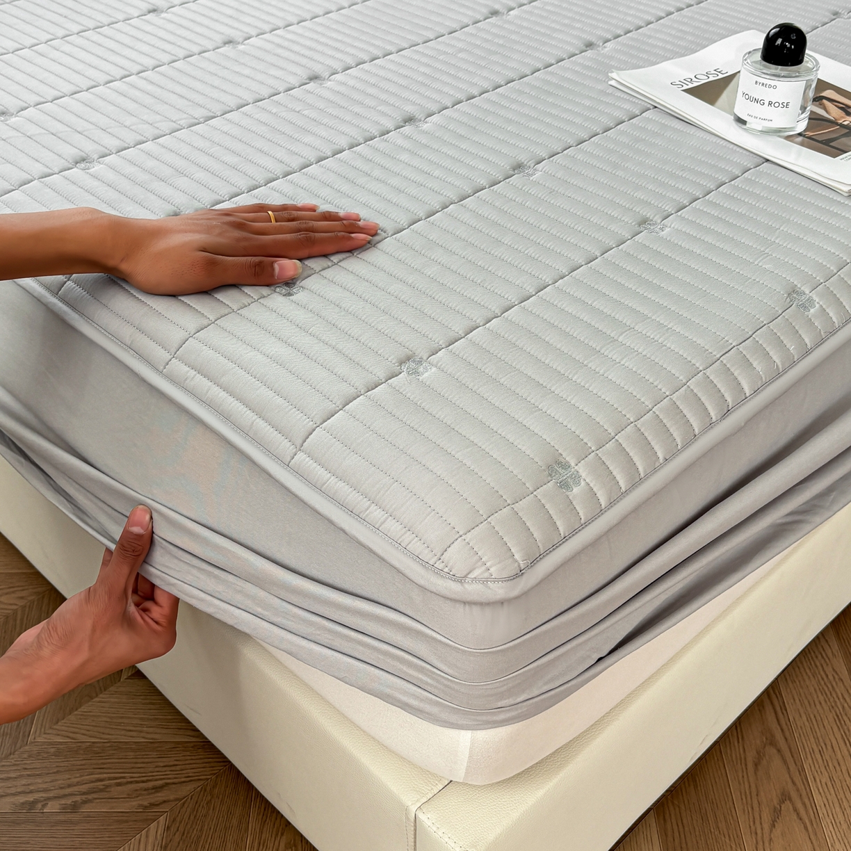 91家纺网 家纺一手货源 找家纺 （总）居眠 2026新款全棉133-72爱丽花夹棉棉花刺绣床笠